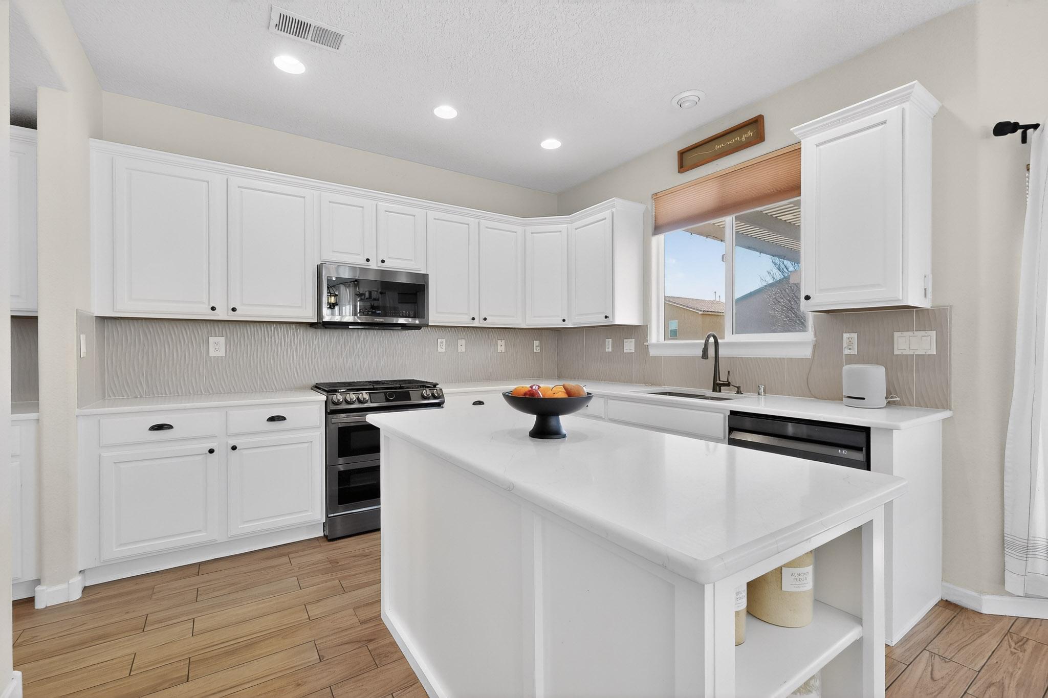 7121 Fairbanks Drive NE