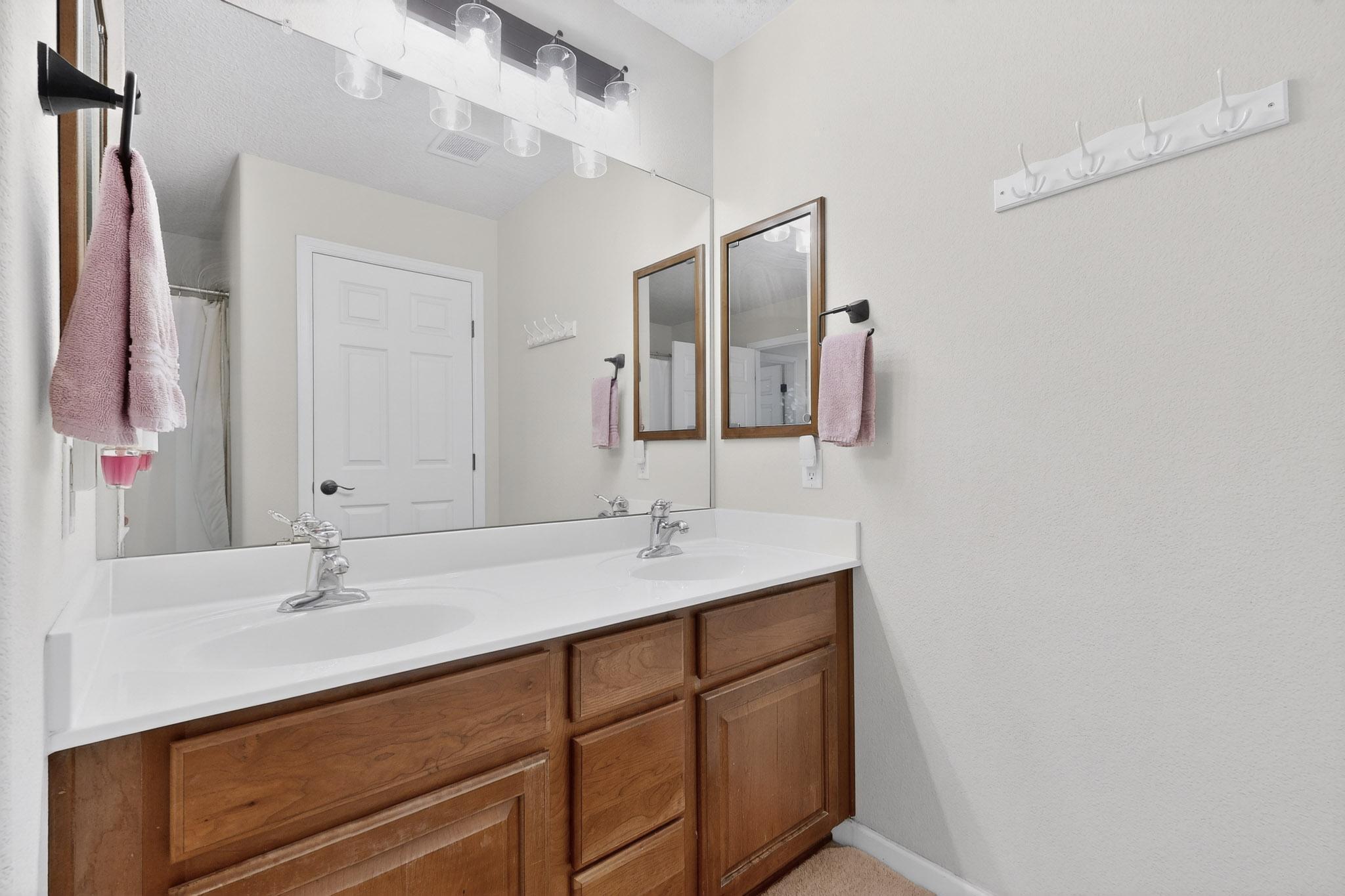 7121 Fairbanks Drive NE