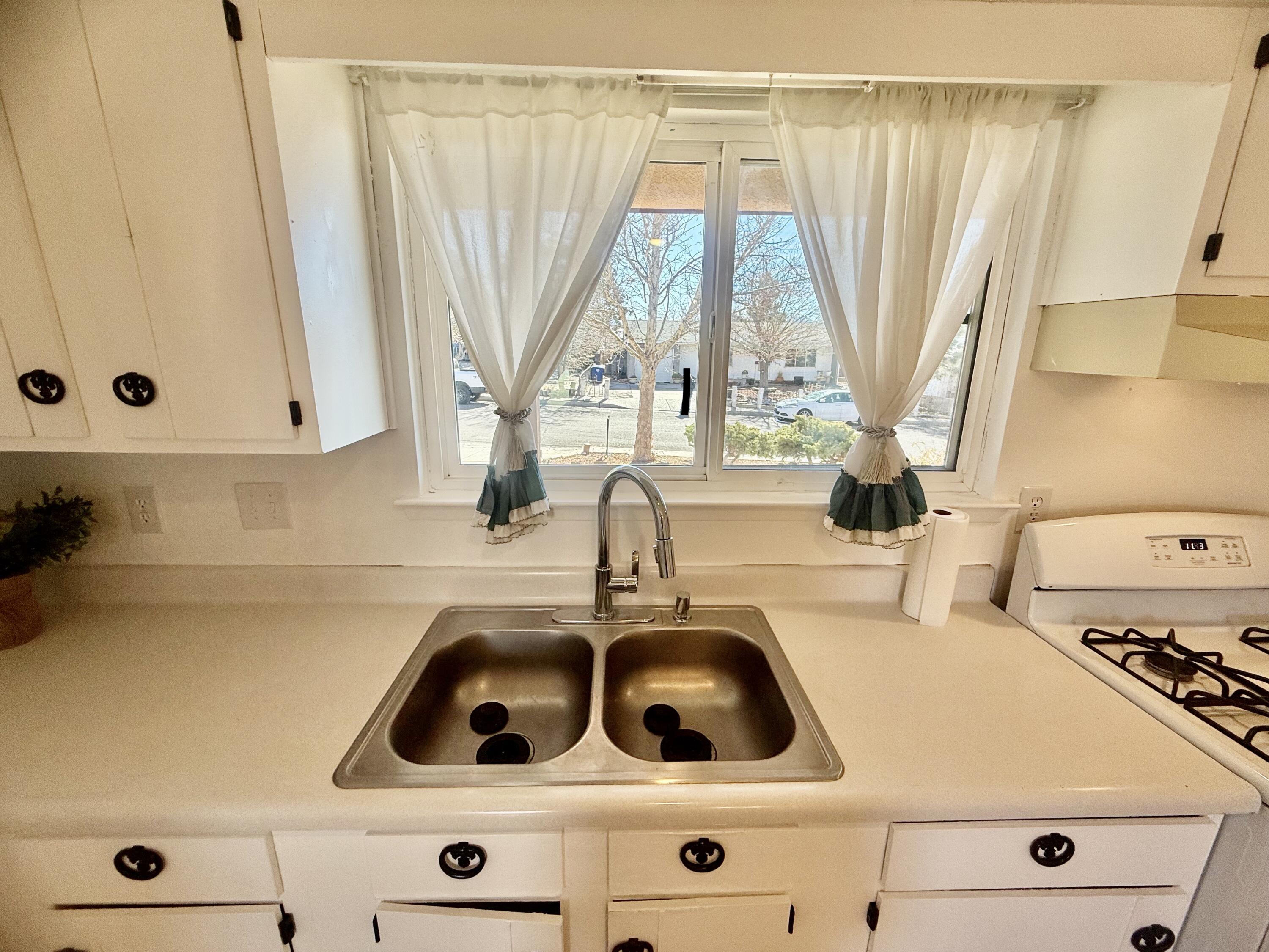 14221 Domingo Road NE