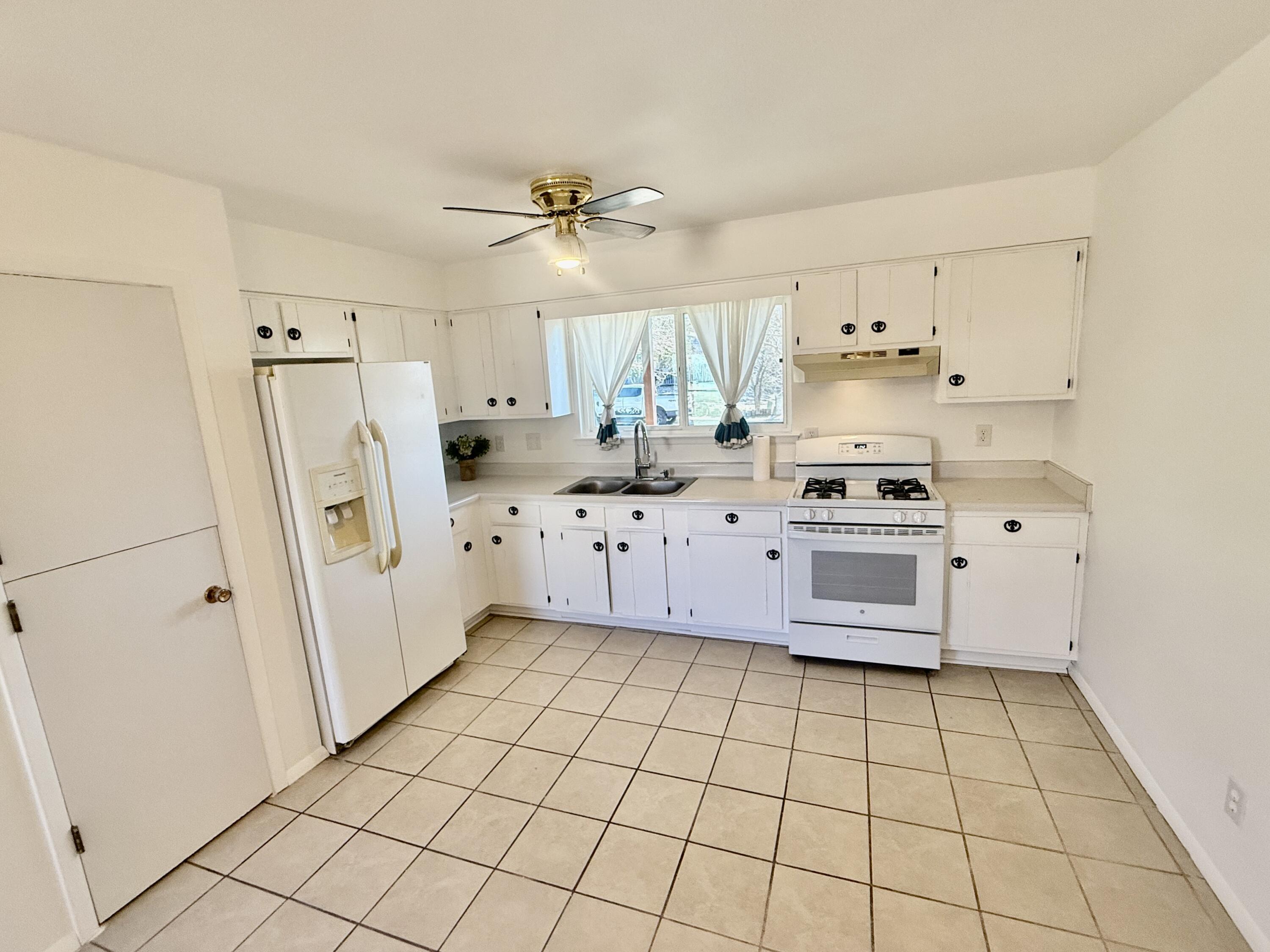 14221 Domingo Road NE