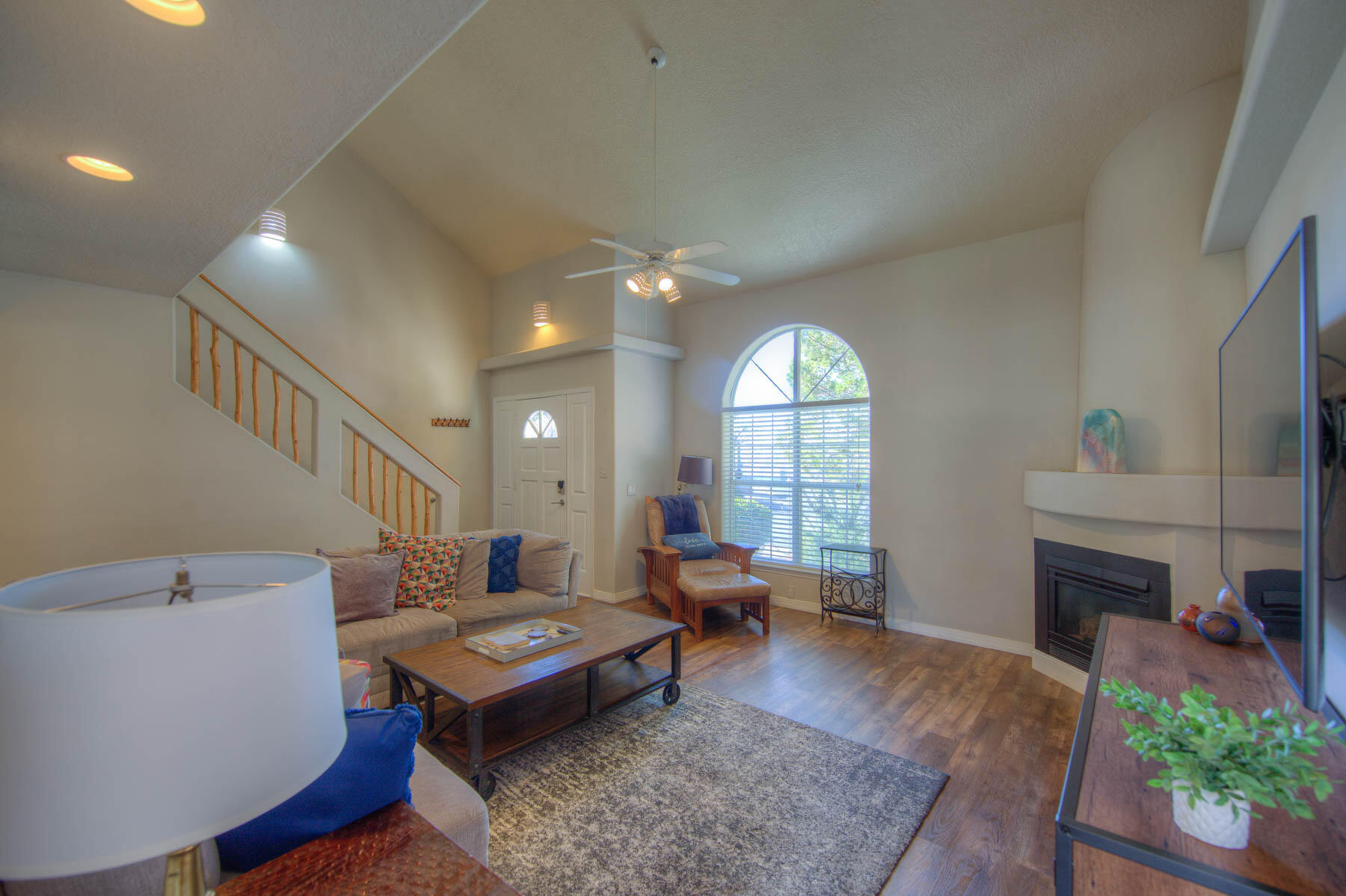 5732 Bartonwood Place NE