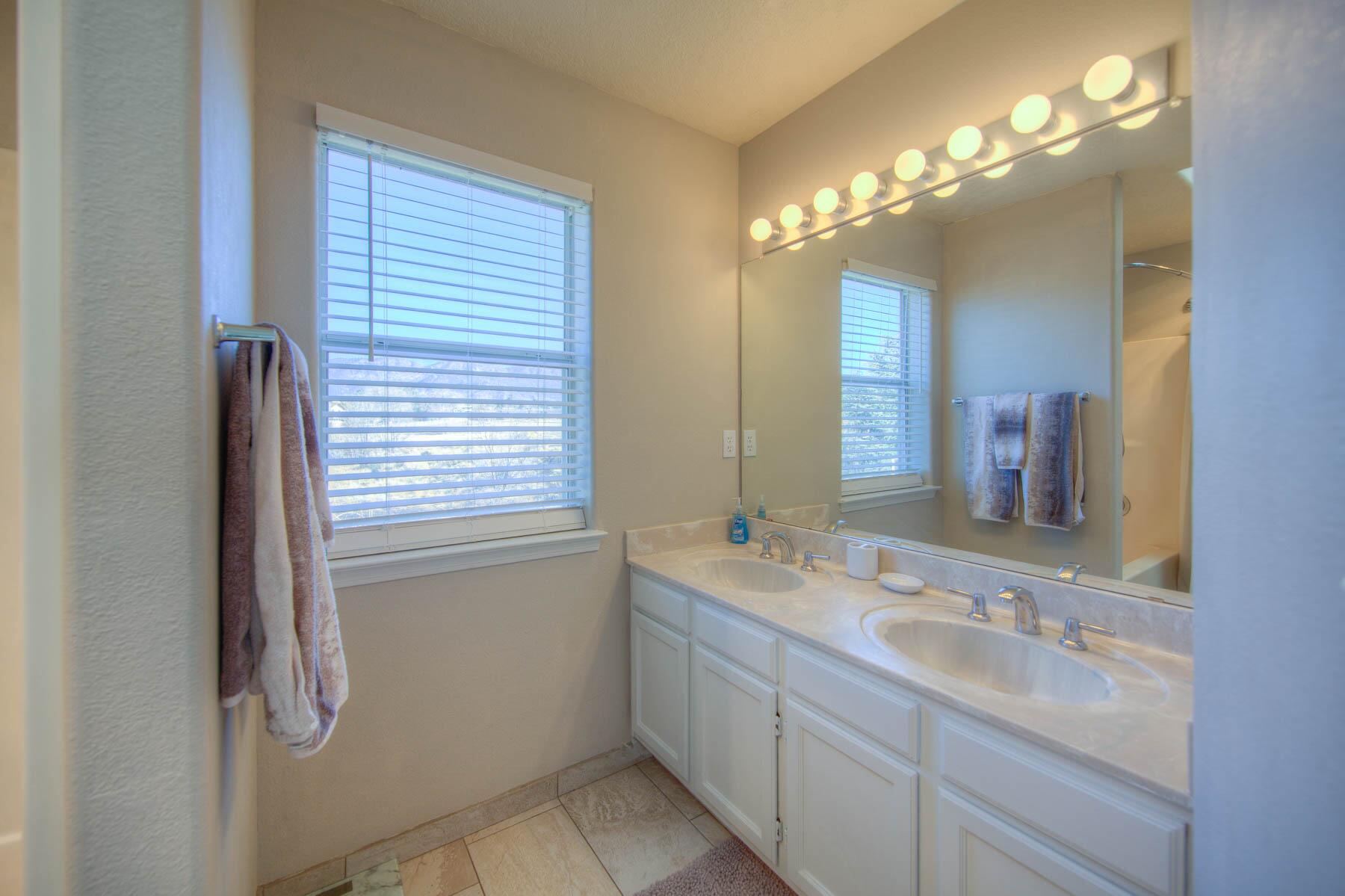 5732 Bartonwood Place NE