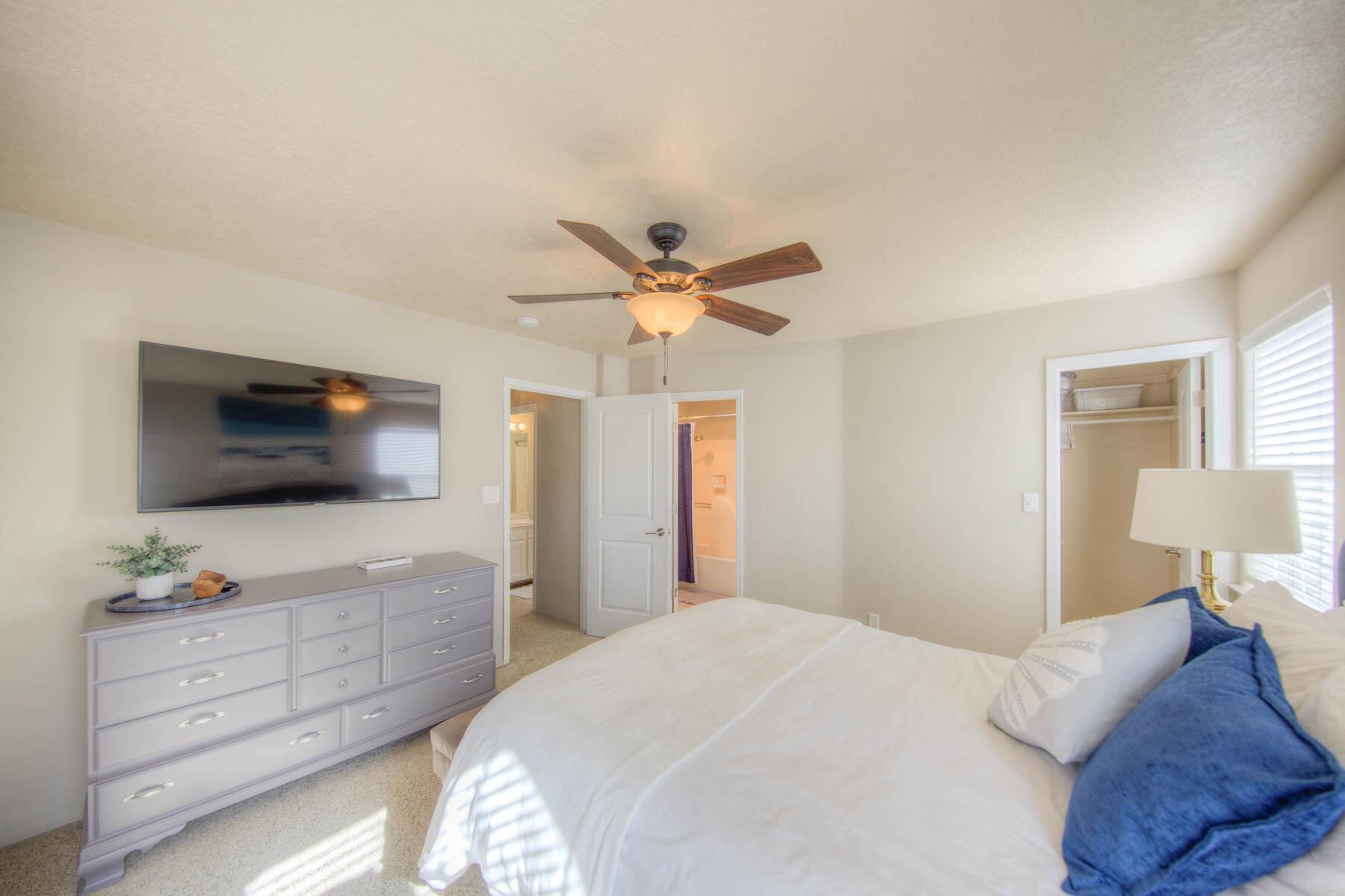 5732 Bartonwood Place NE