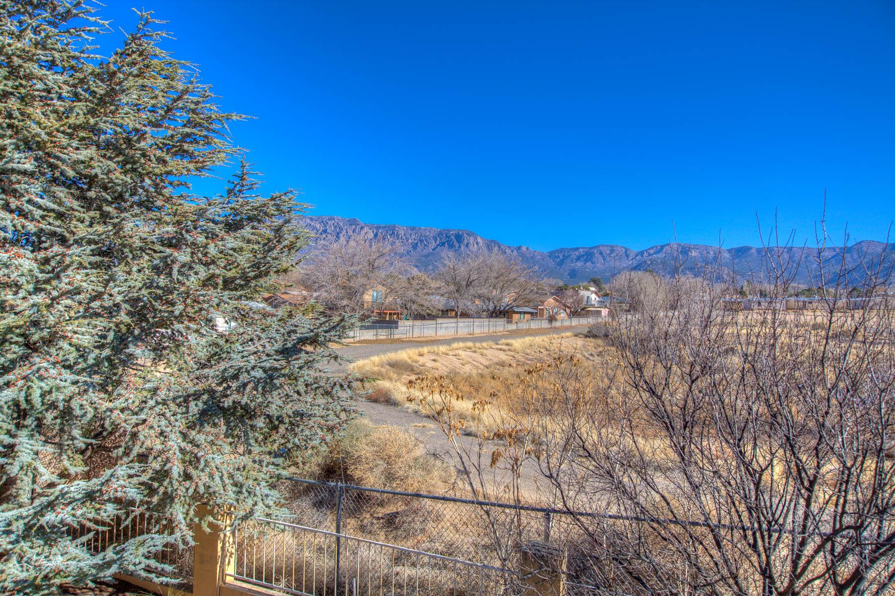 5732 Bartonwood Place NE