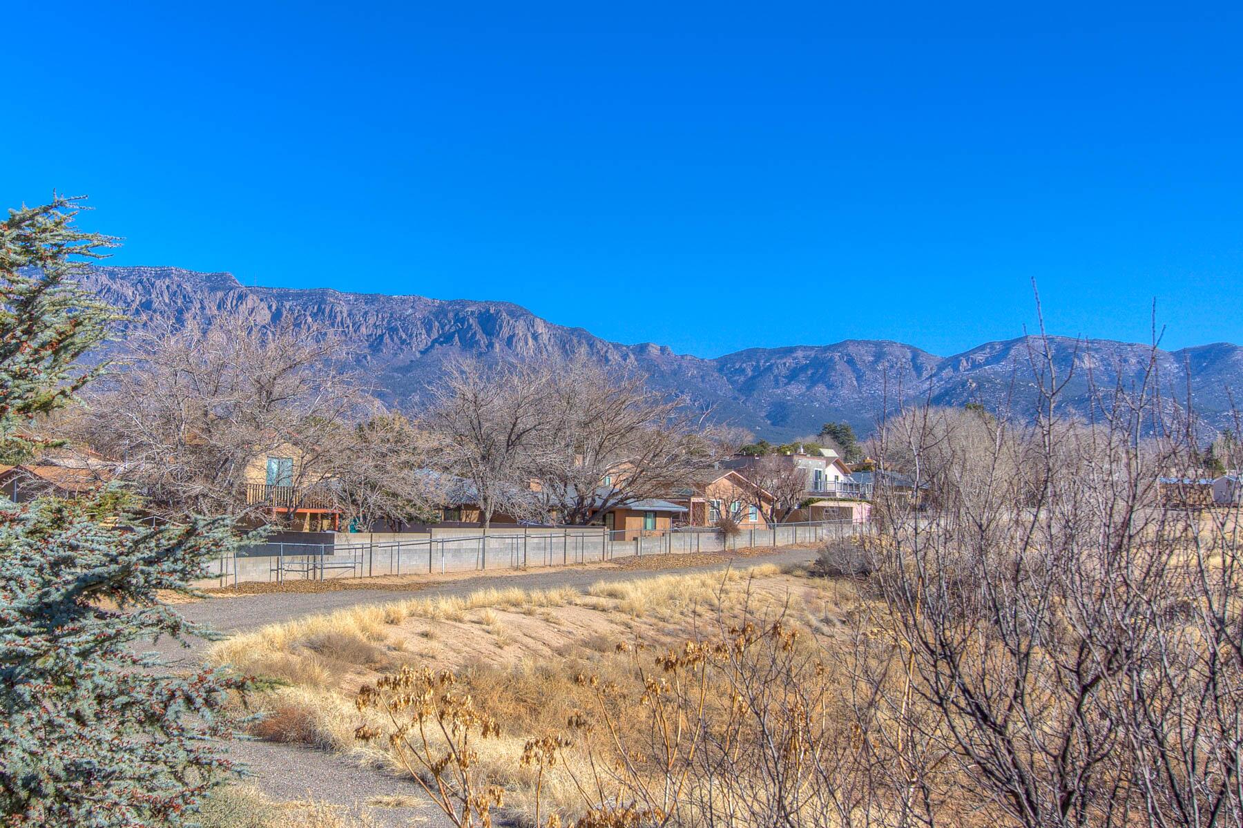 5732 Bartonwood Place NE