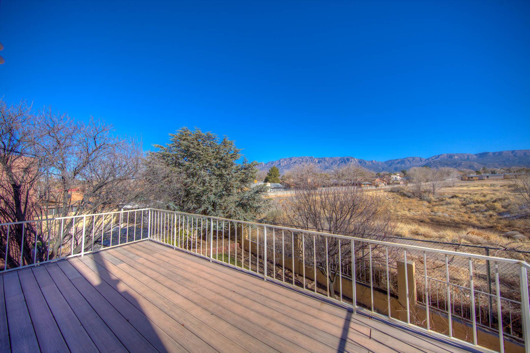 5732 Bartonwood Place NE