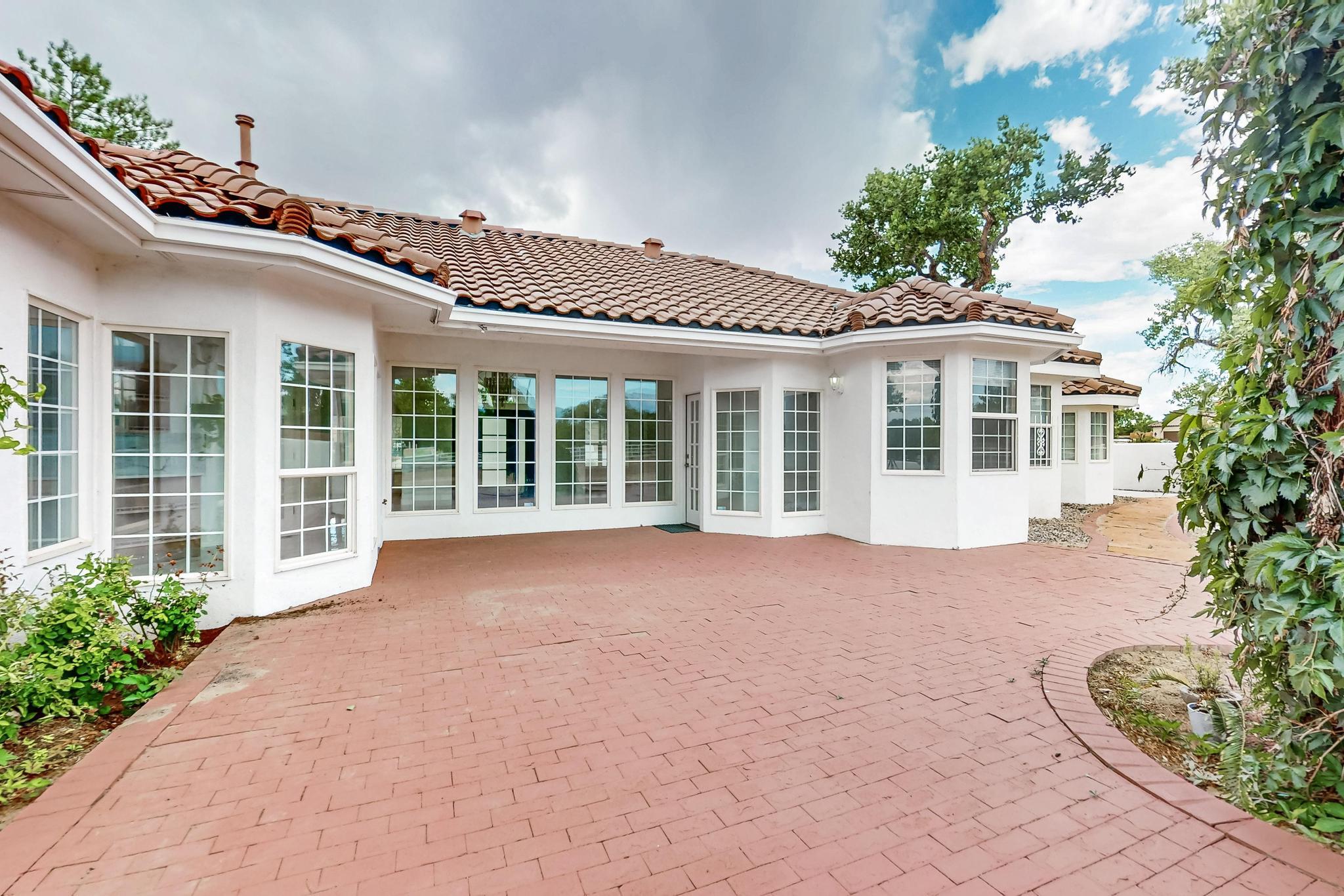 9514 Kandace Drive NW