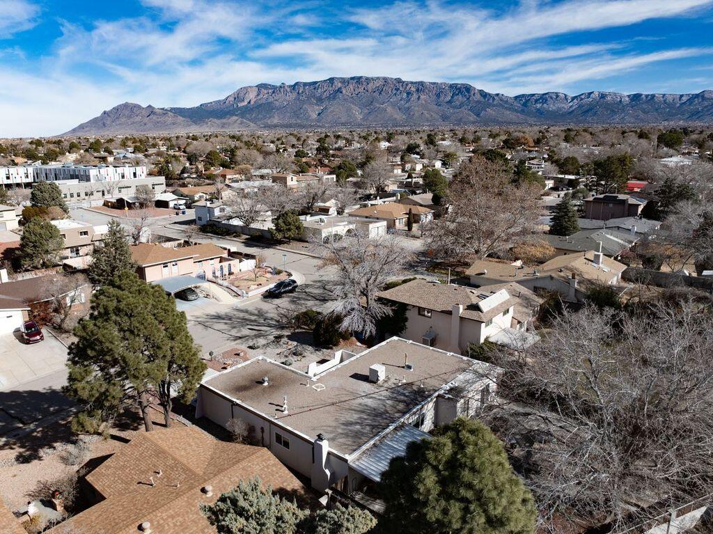 6436 Colleen Avenue NE