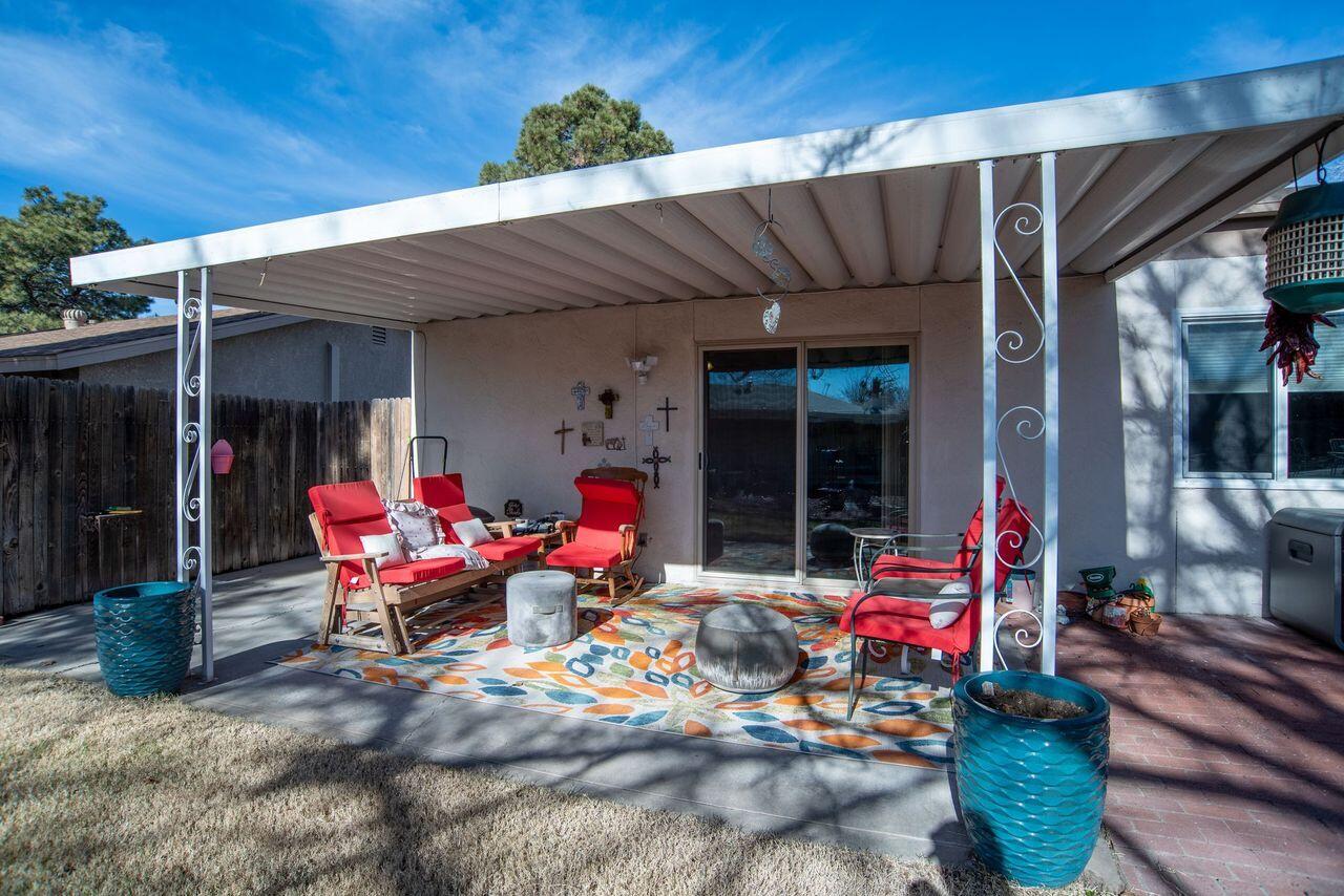 6436 Colleen Avenue NE