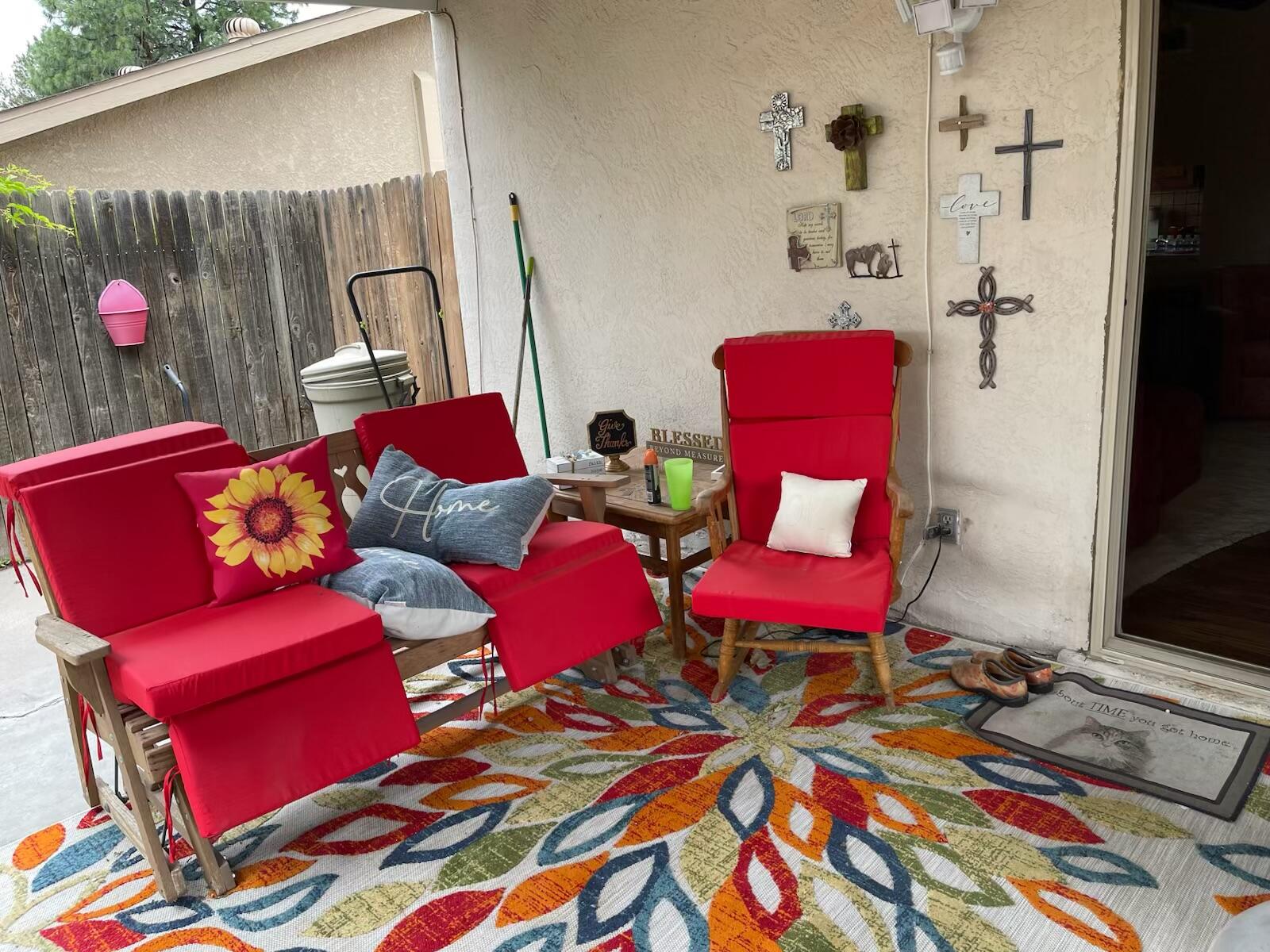 6436 Colleen Avenue NE