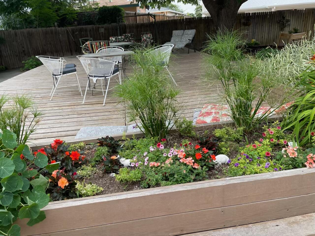 6436 Colleen Avenue NE