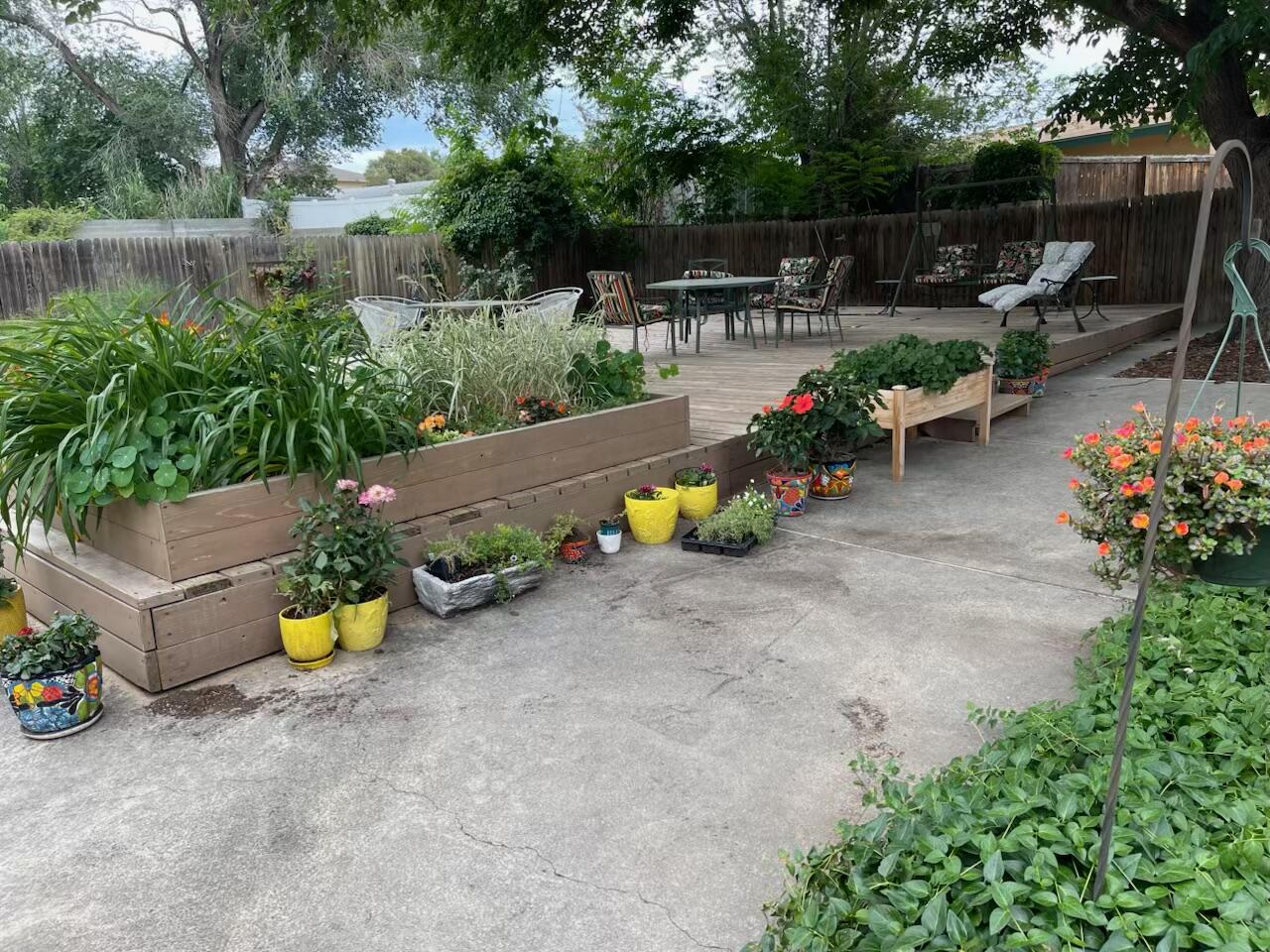 6436 Colleen Avenue NE