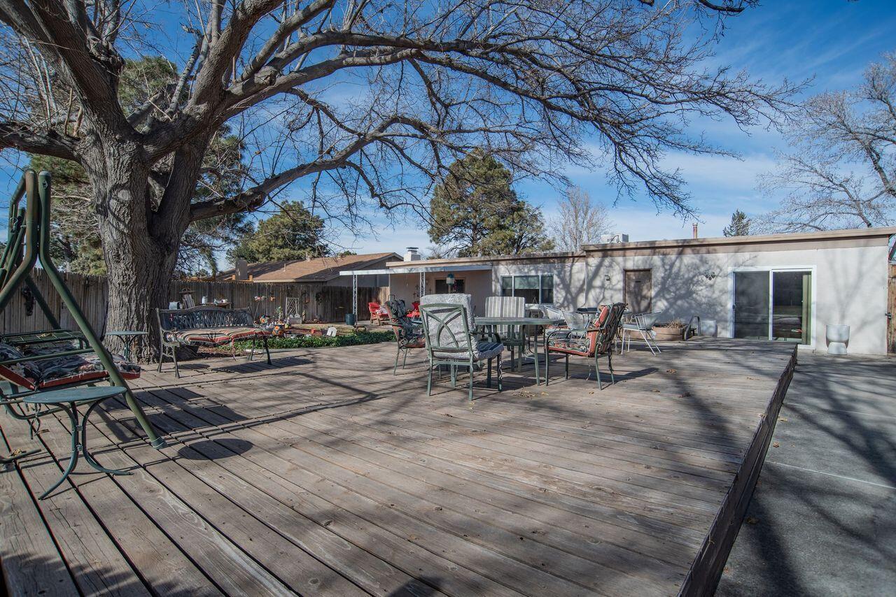 6436 Colleen Avenue NE