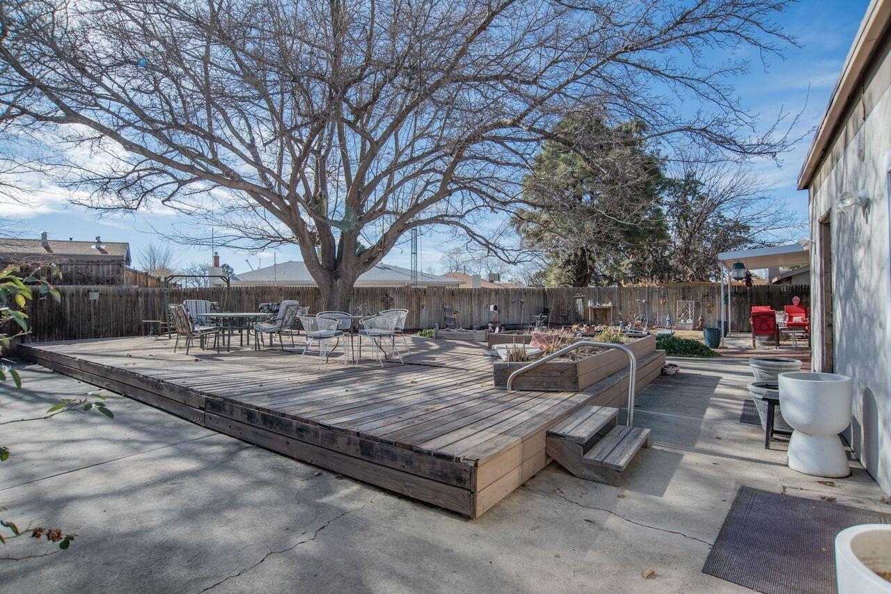 6436 Colleen Avenue NE