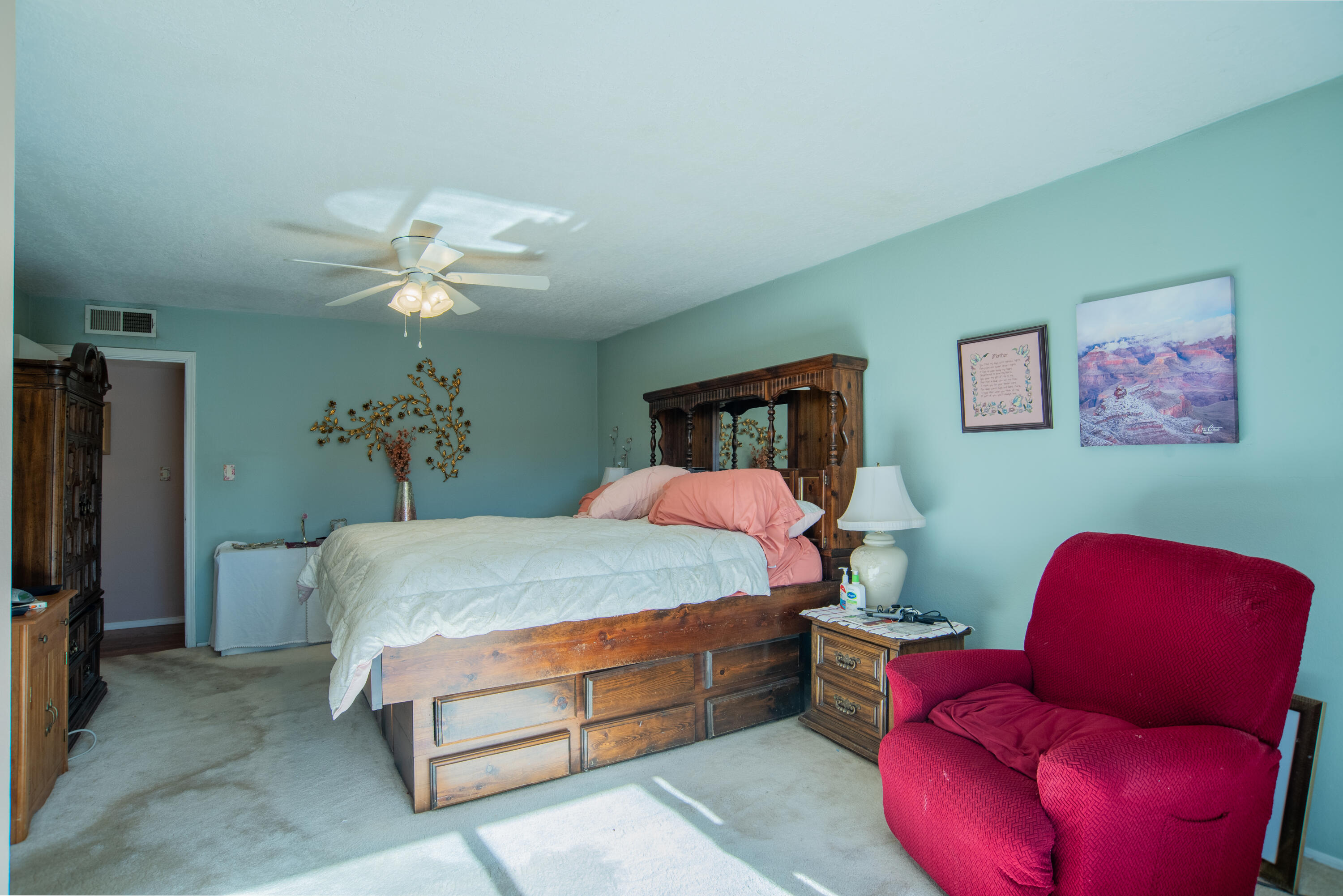 6436 Colleen Avenue NE