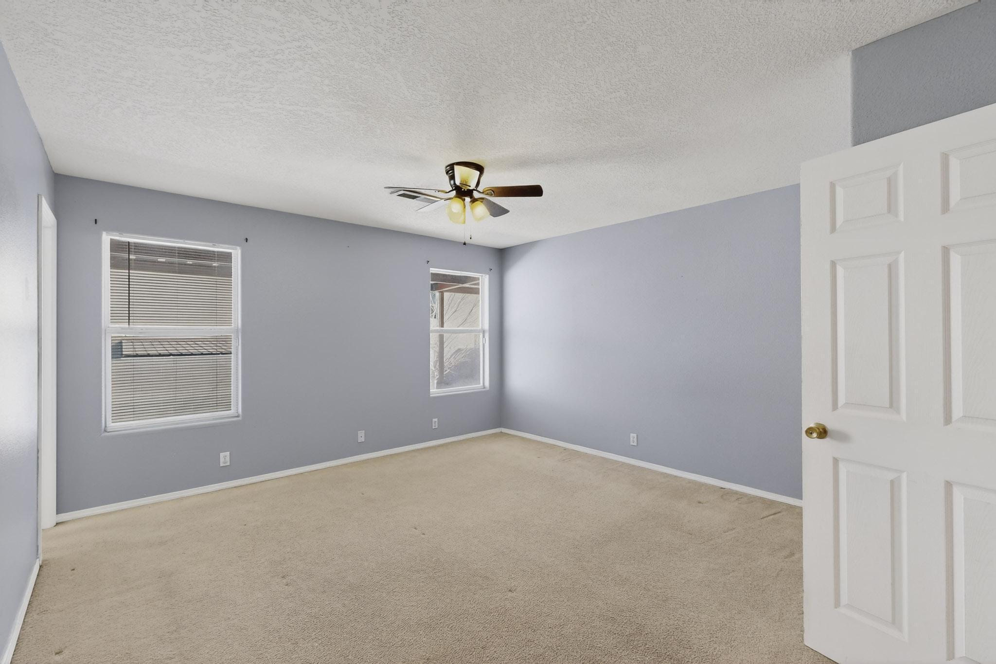 700 Lone Pine Drive SW