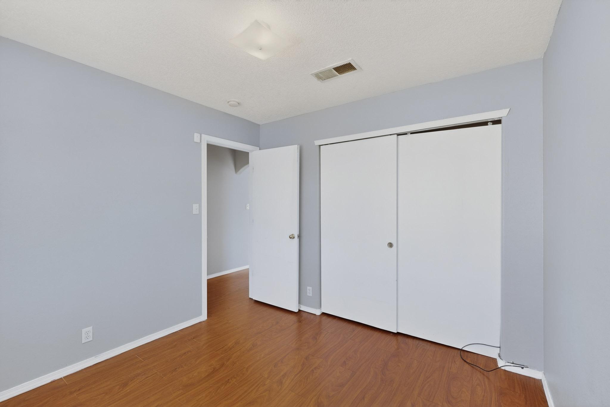 700 Lone Pine Drive SW