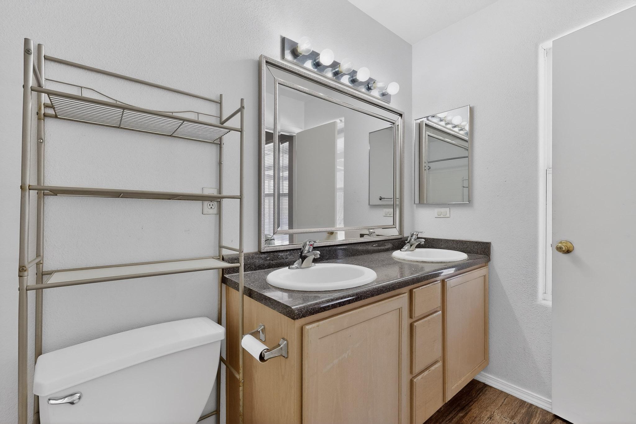 700 Lone Pine Drive SW