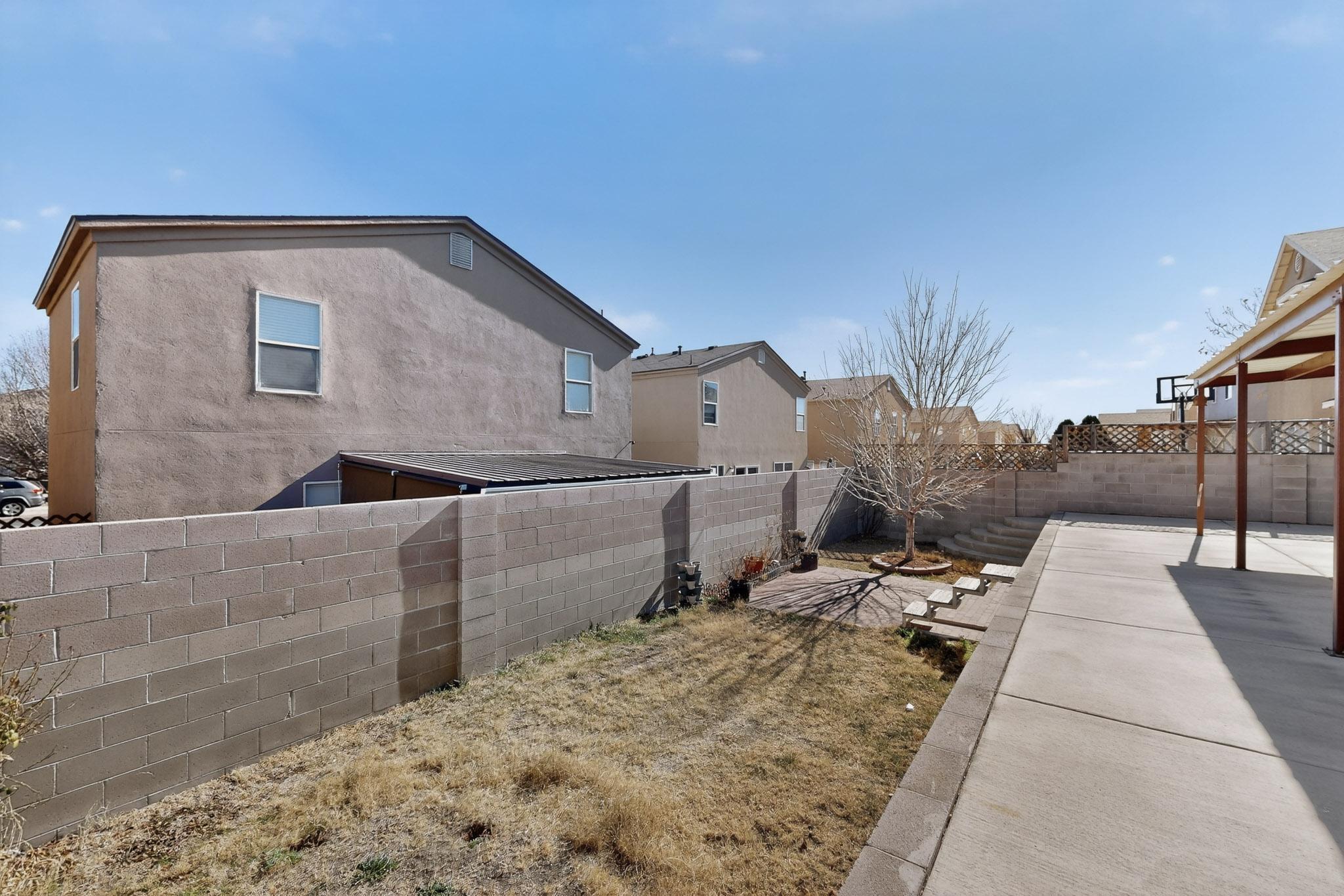 700 Lone Pine Drive SW