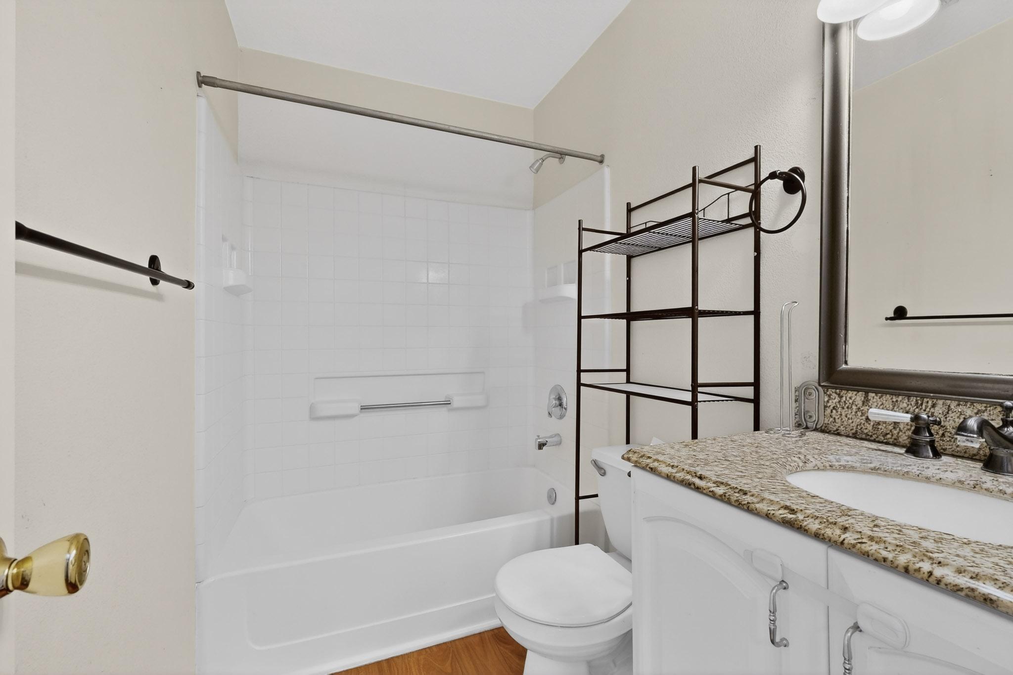 700 Lone Pine Drive SW