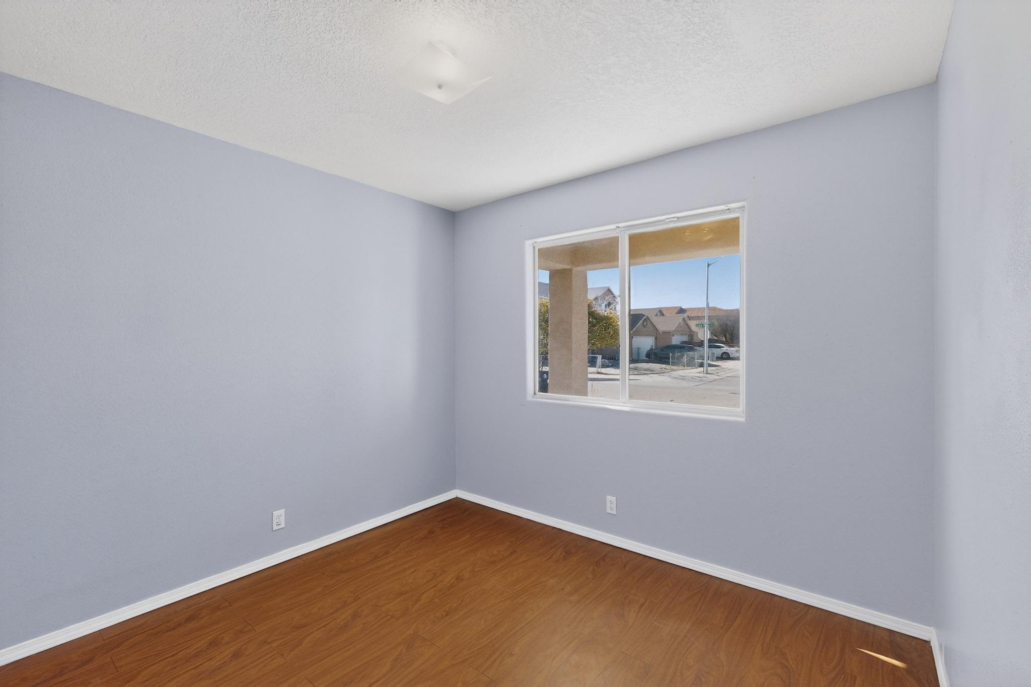 700 Lone Pine Drive SW