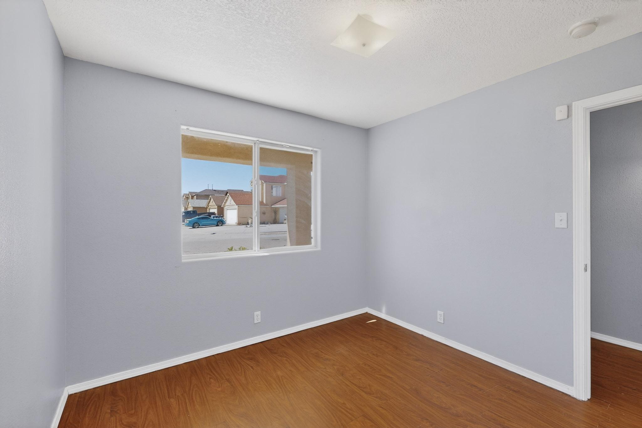 700 Lone Pine Drive SW