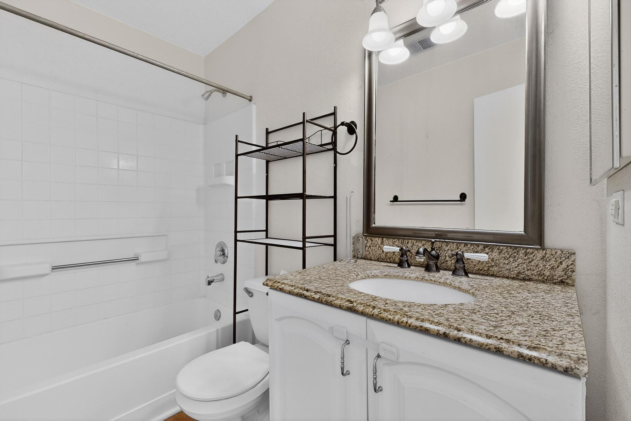 700 Lone Pine Drive SW