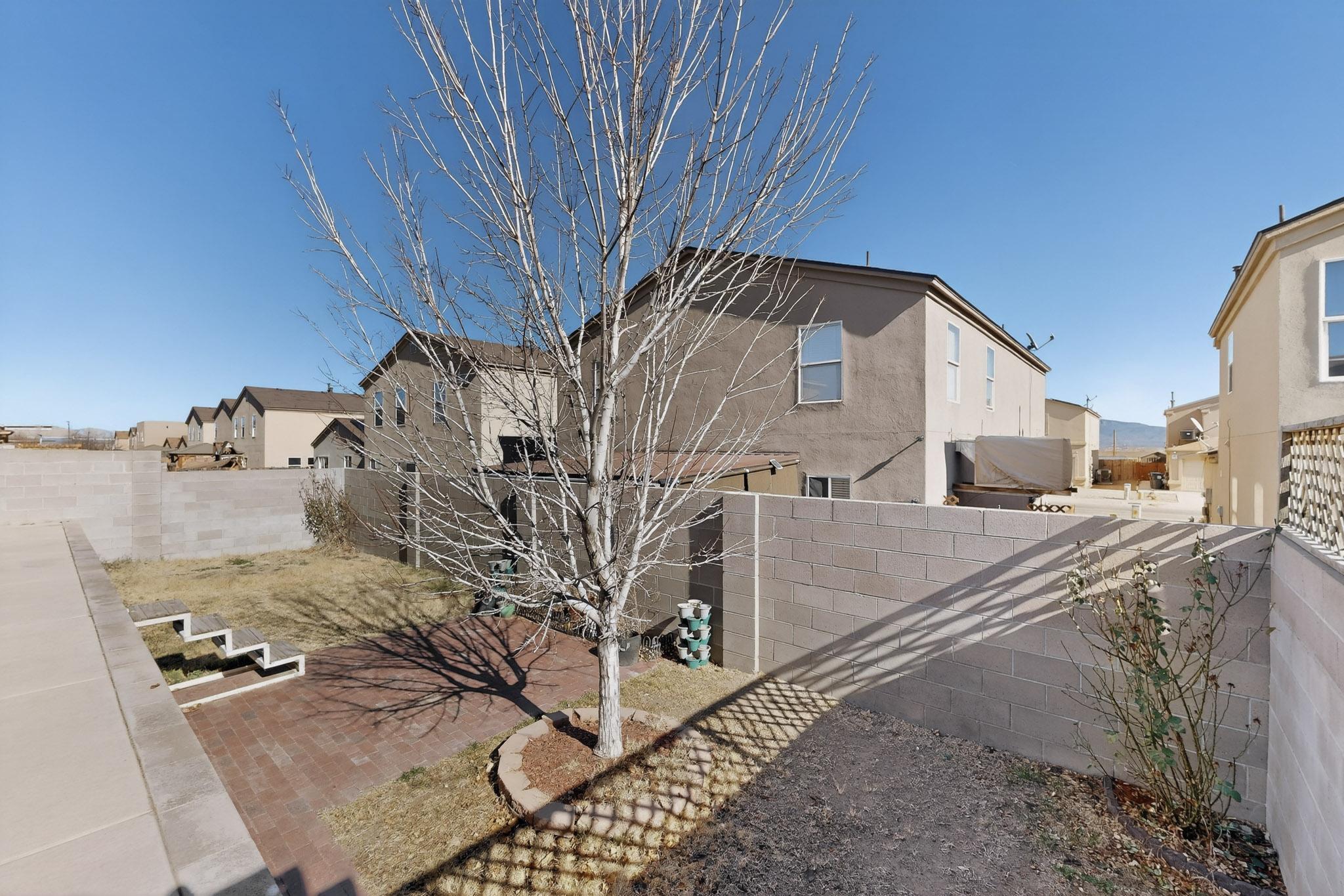 700 Lone Pine Drive SW