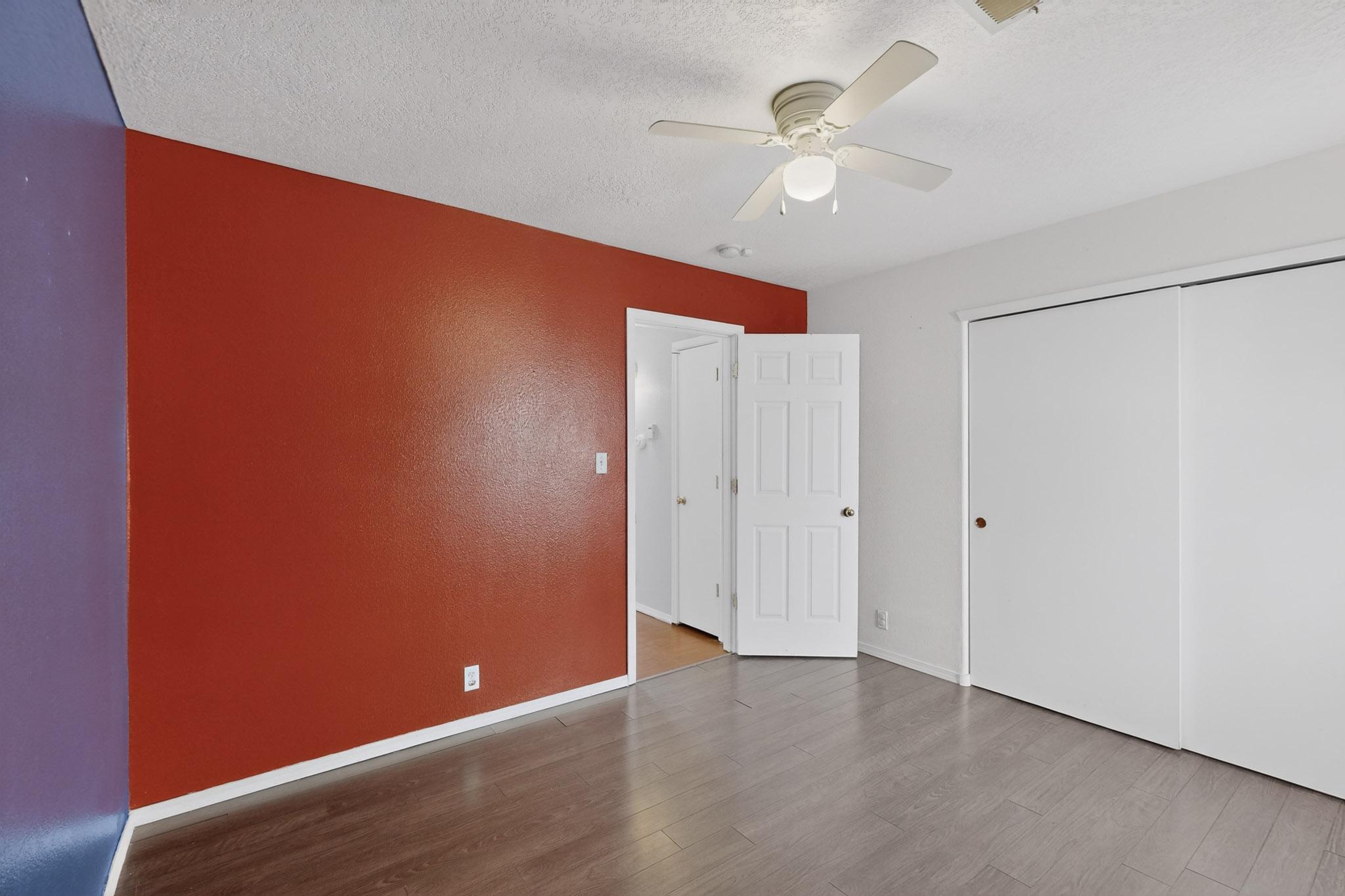 700 Lone Pine Drive SW