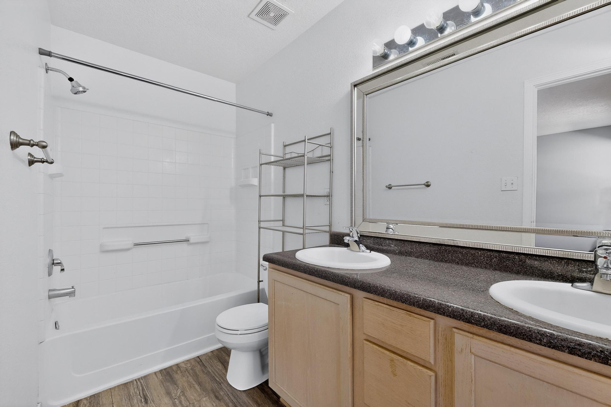 700 Lone Pine Drive SW