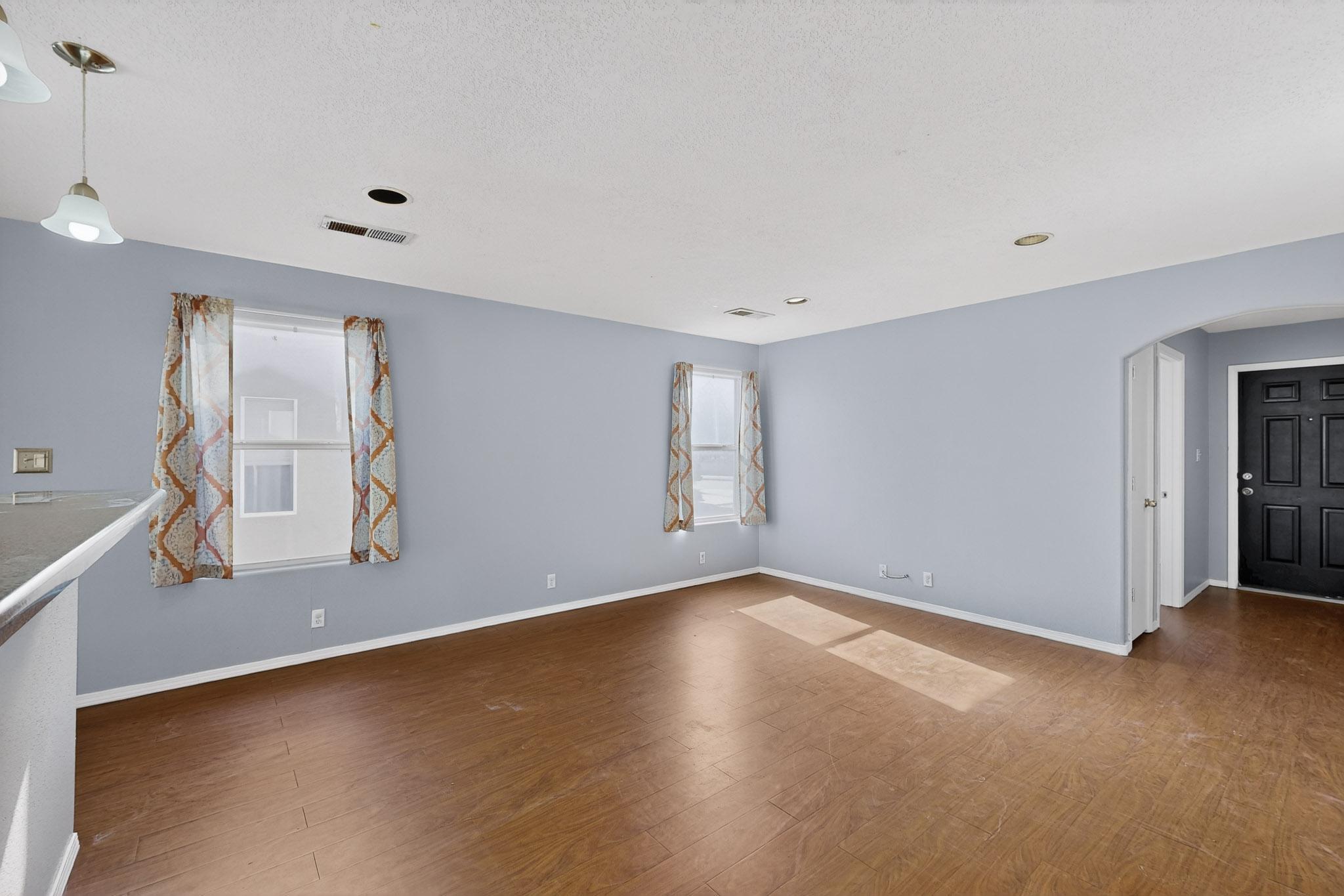 700 Lone Pine Drive SW