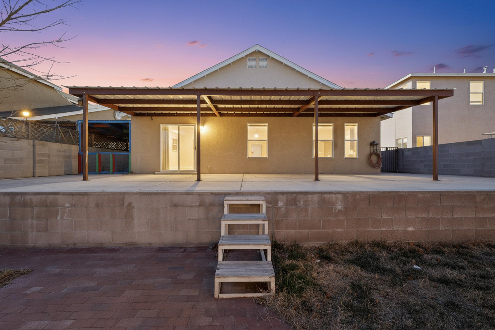 700 Lone Pine Drive SW