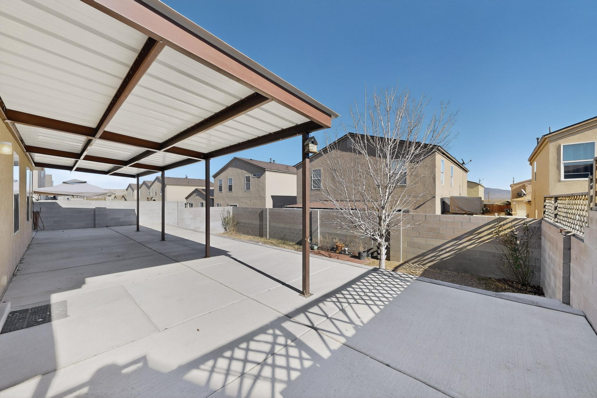 700 Lone Pine Drive SW