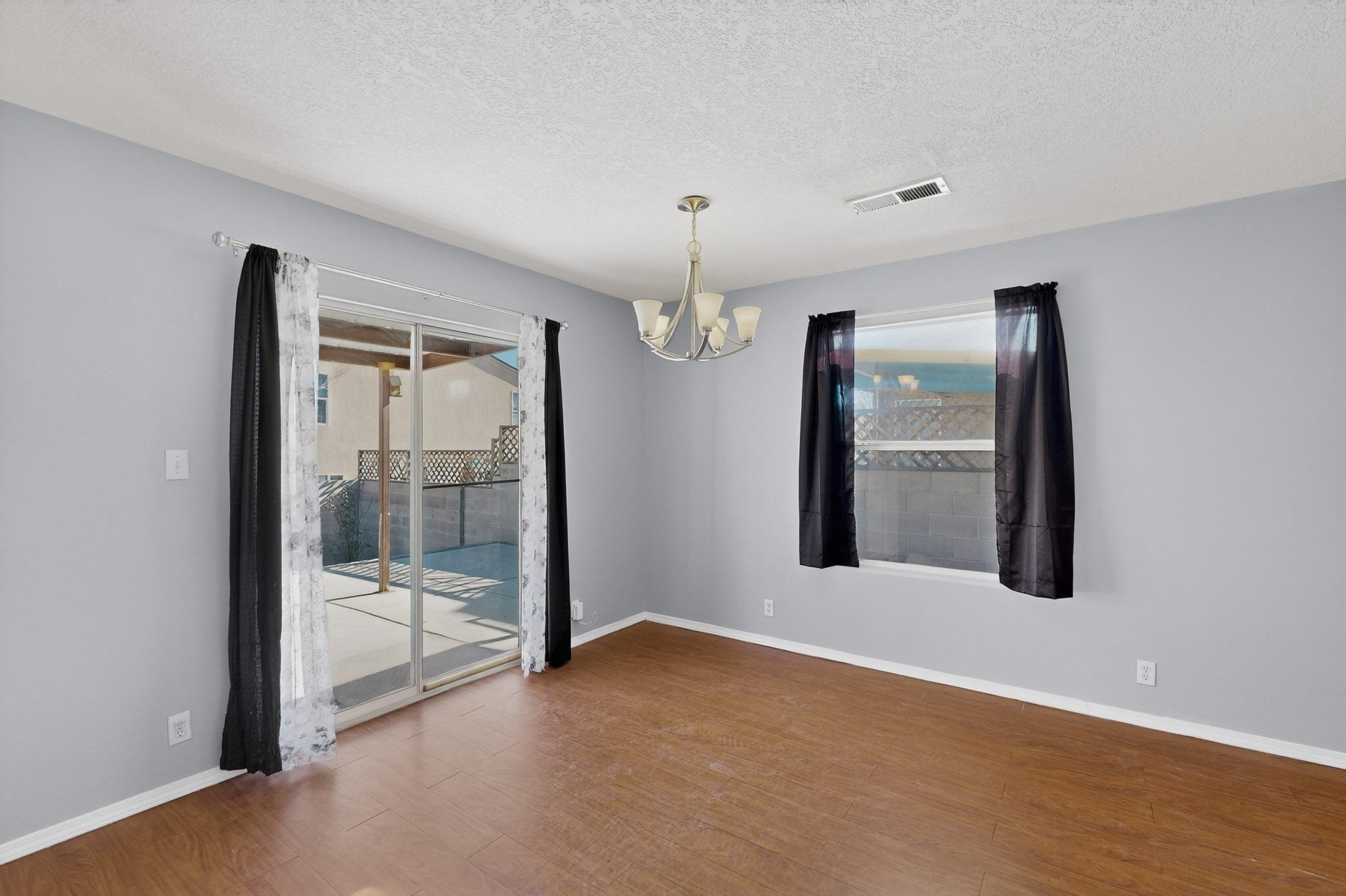 700 Lone Pine Drive SW