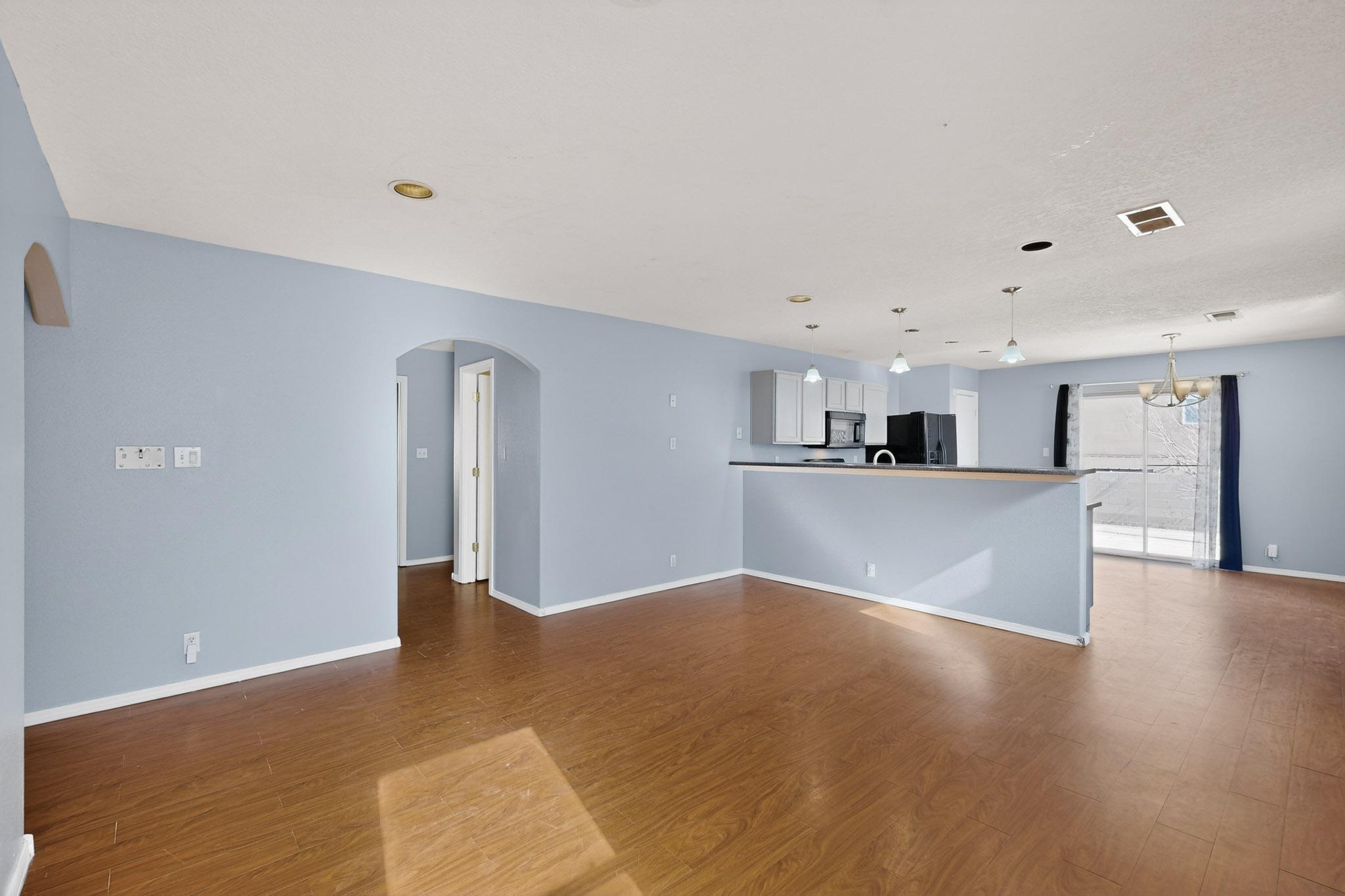 700 Lone Pine Drive SW