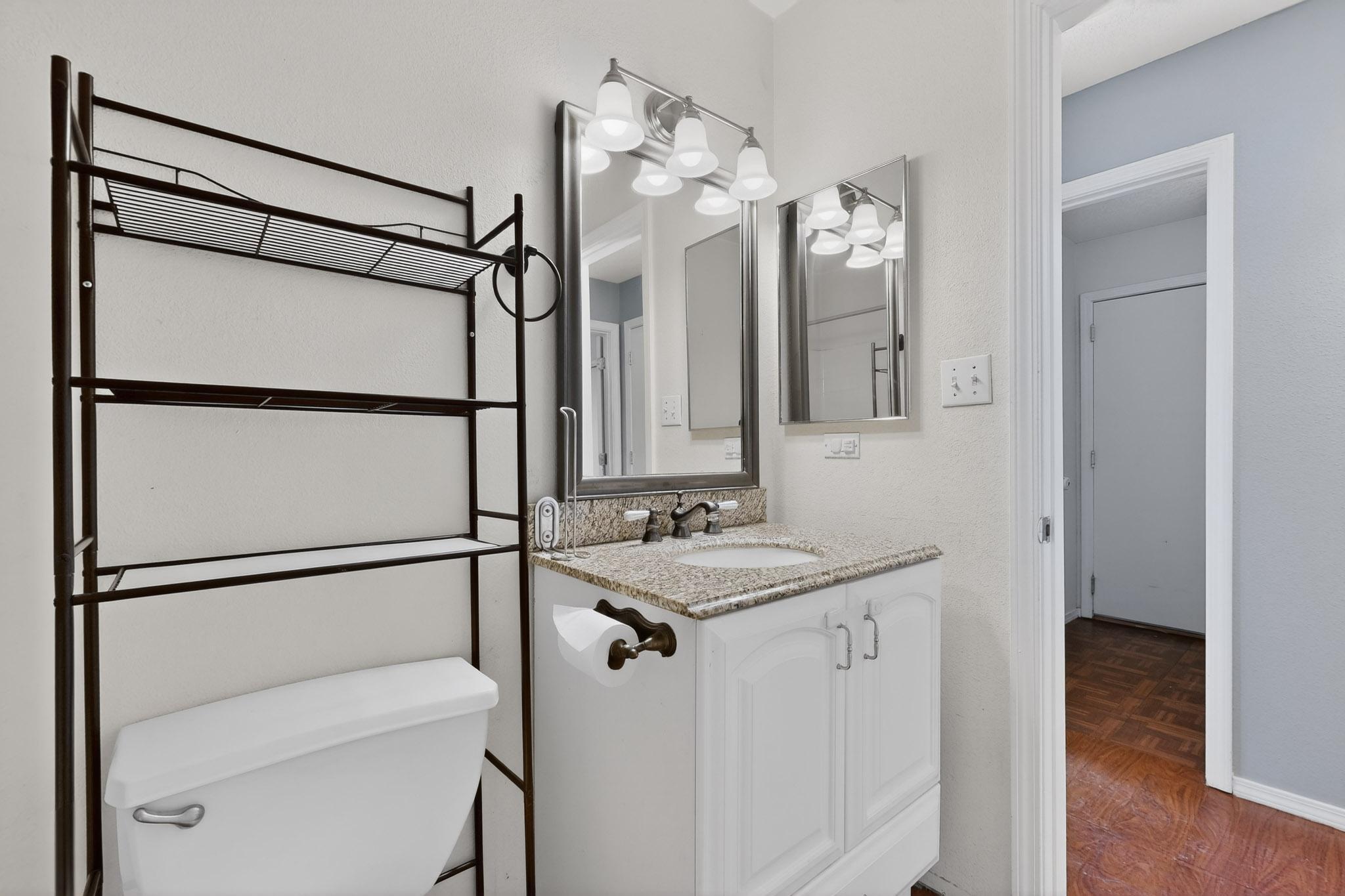 700 Lone Pine Drive SW