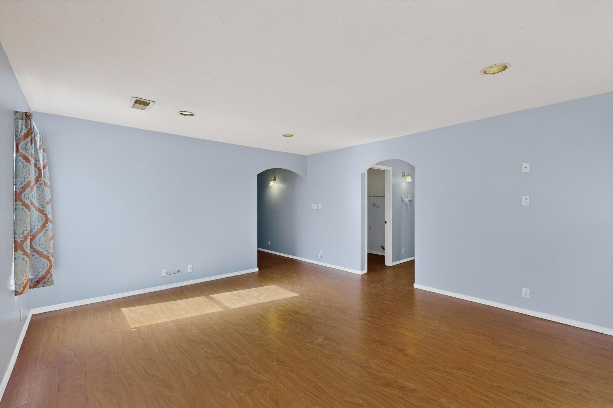 700 Lone Pine Drive SW