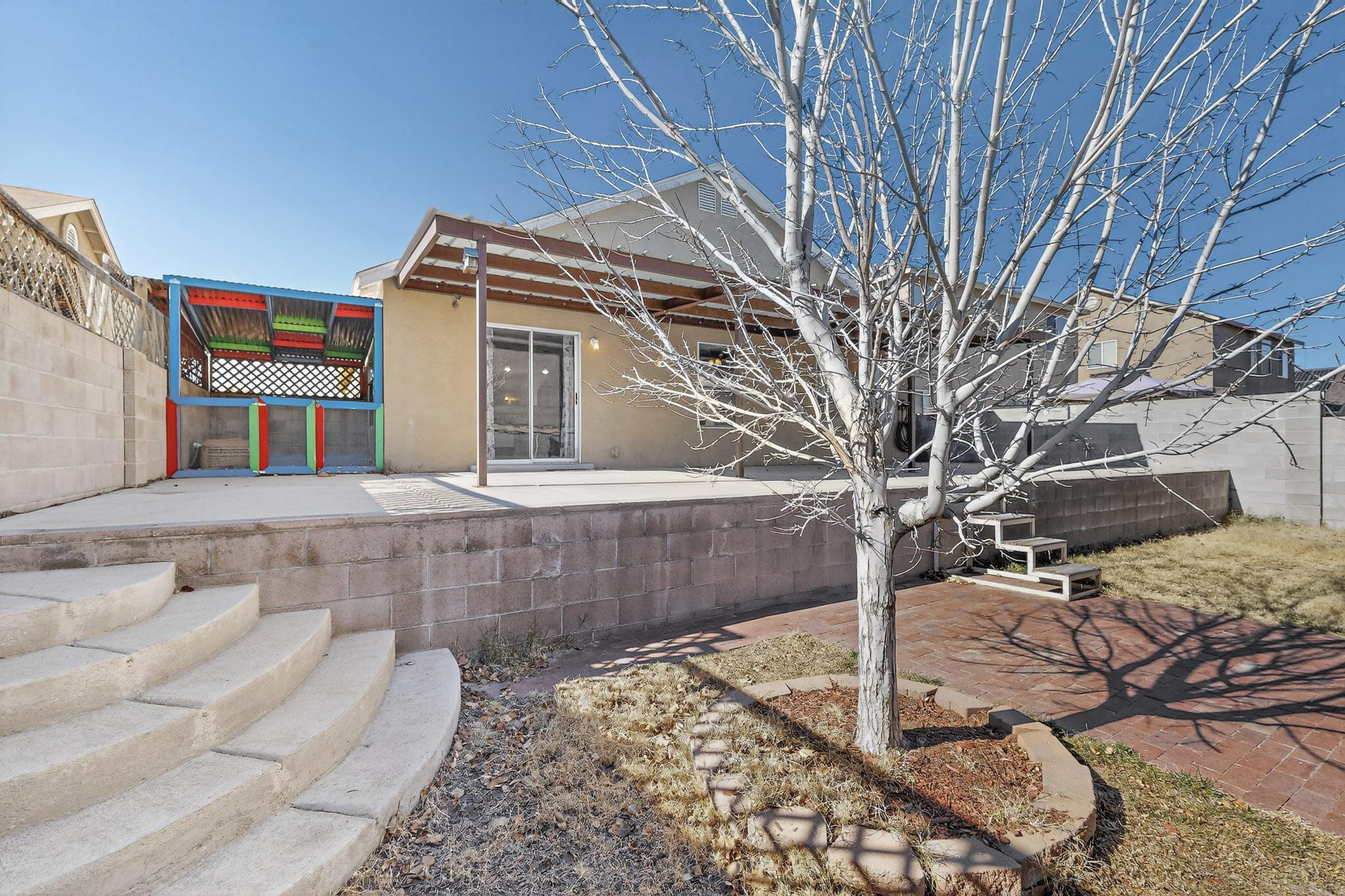 700 Lone Pine Drive SW