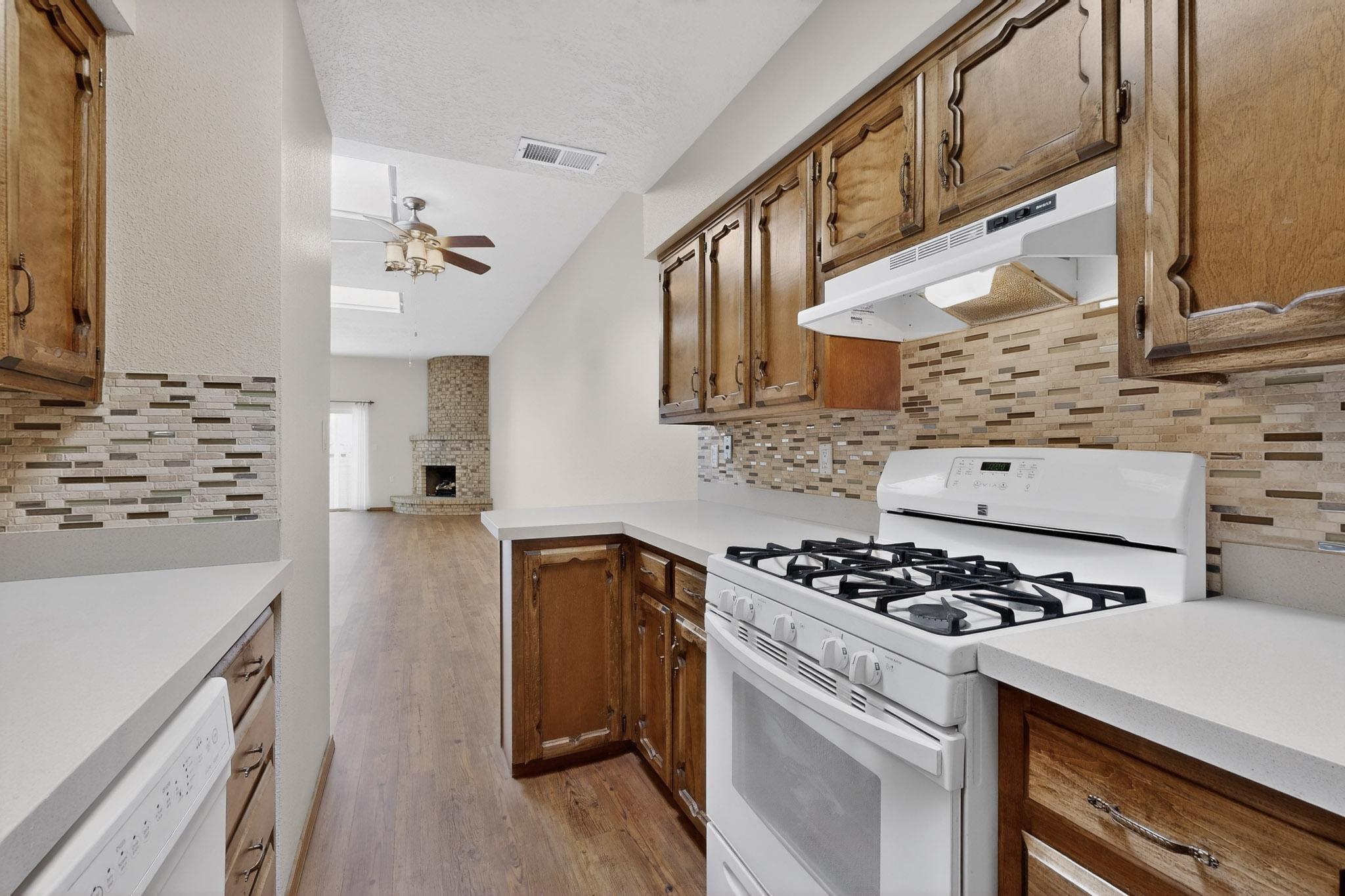 1543 Donette Place NE