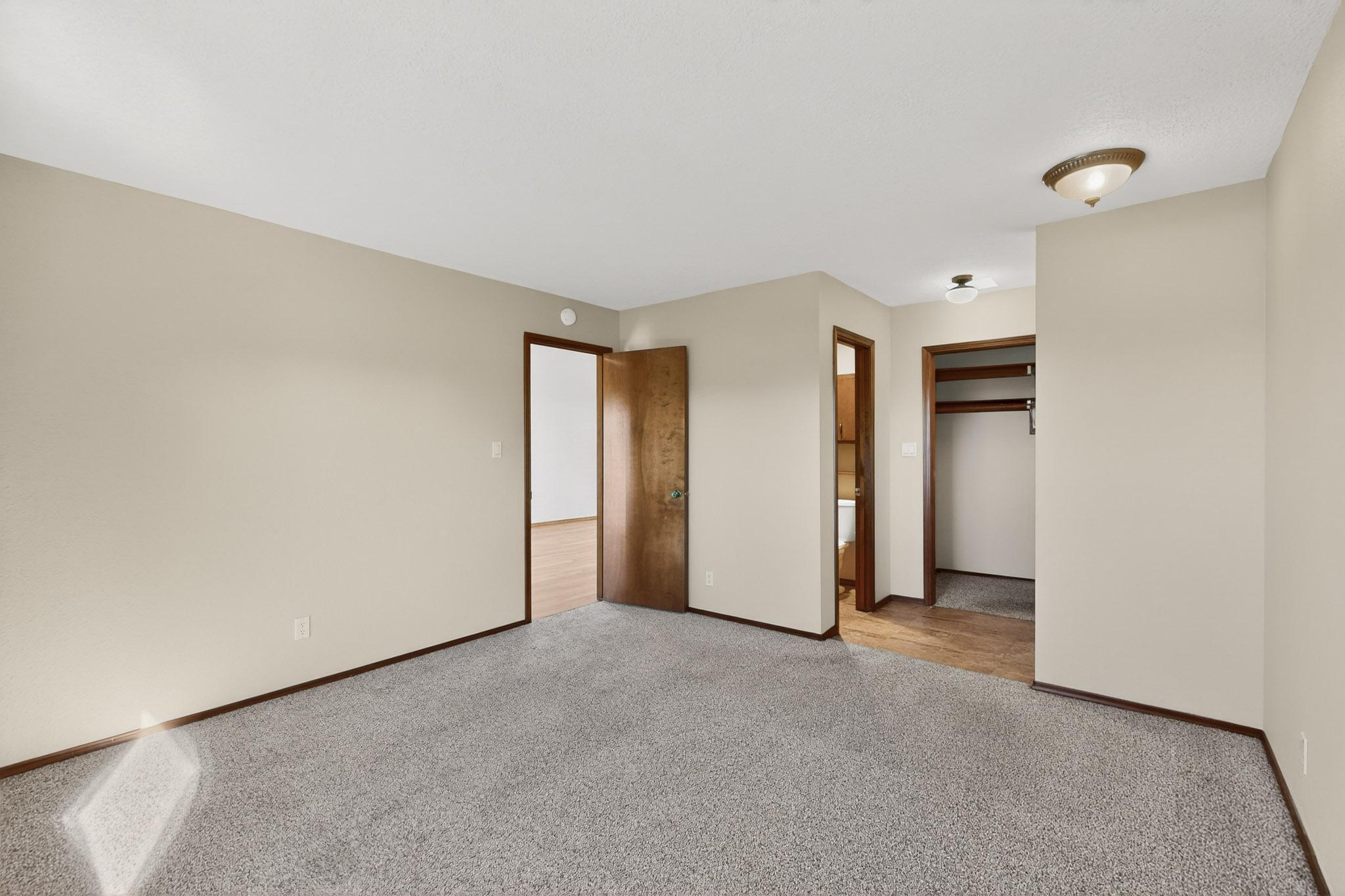 1543 Donette Place NE