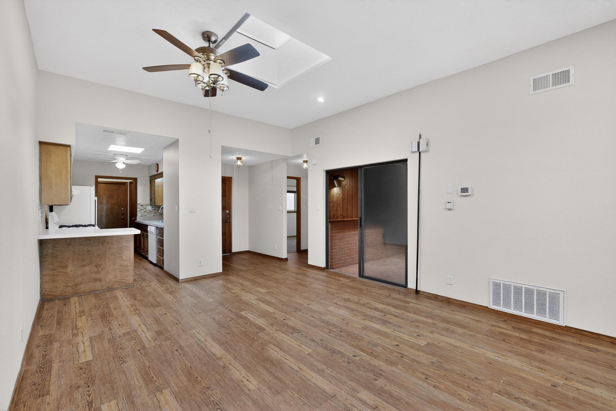 1543 Donette Place NE