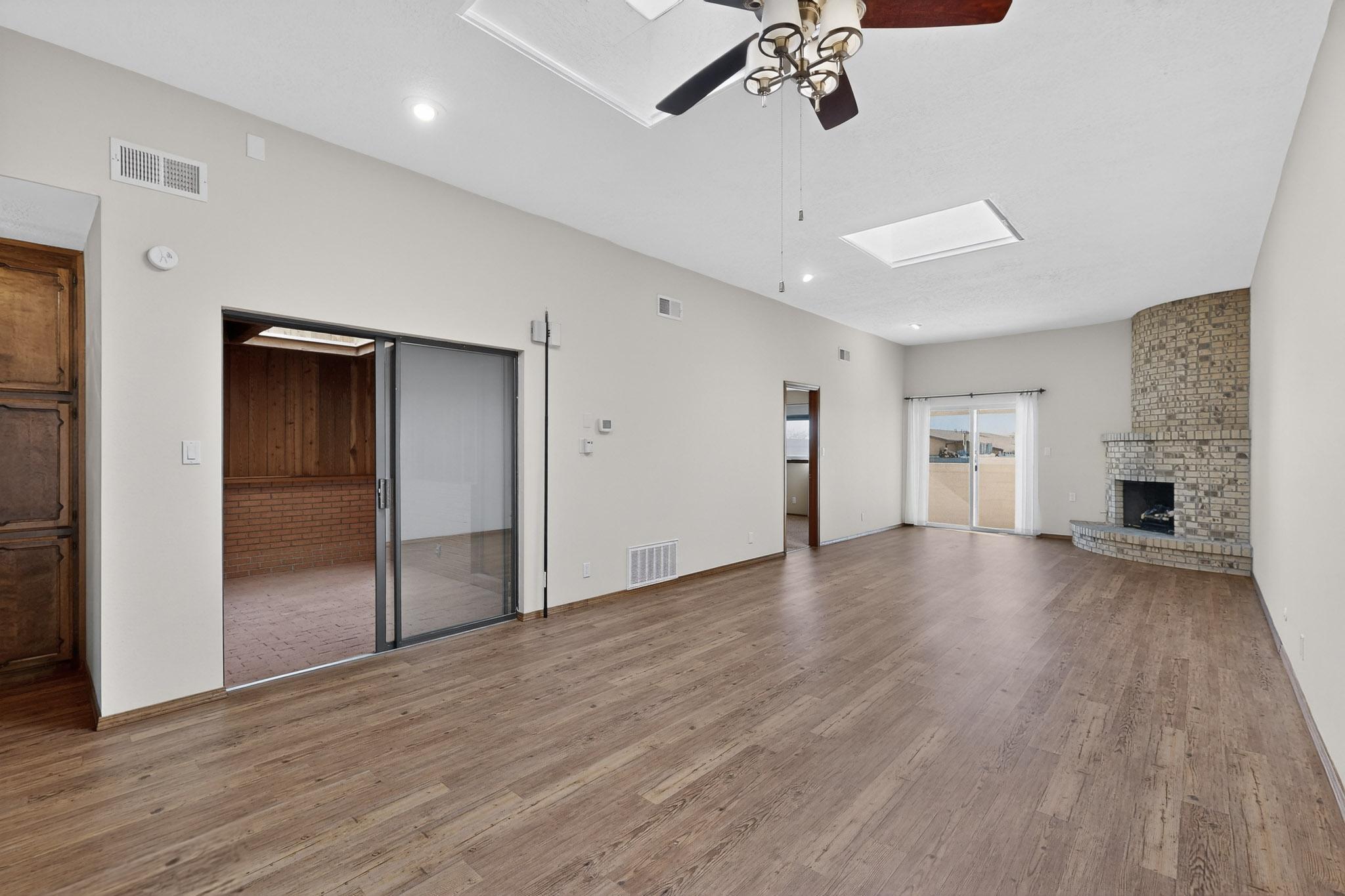 1543 Donette Place NE