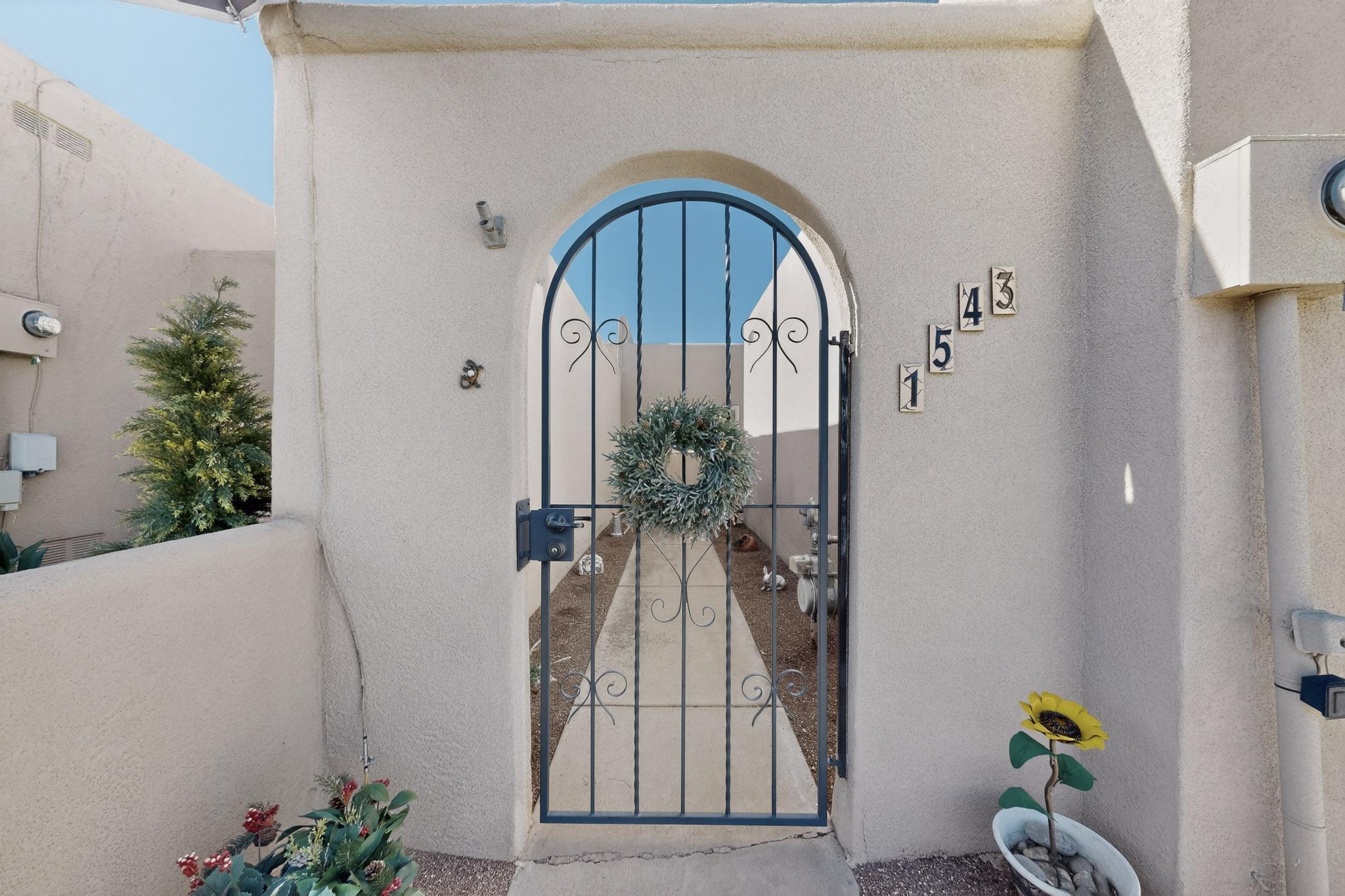 1543 Donette Place NE