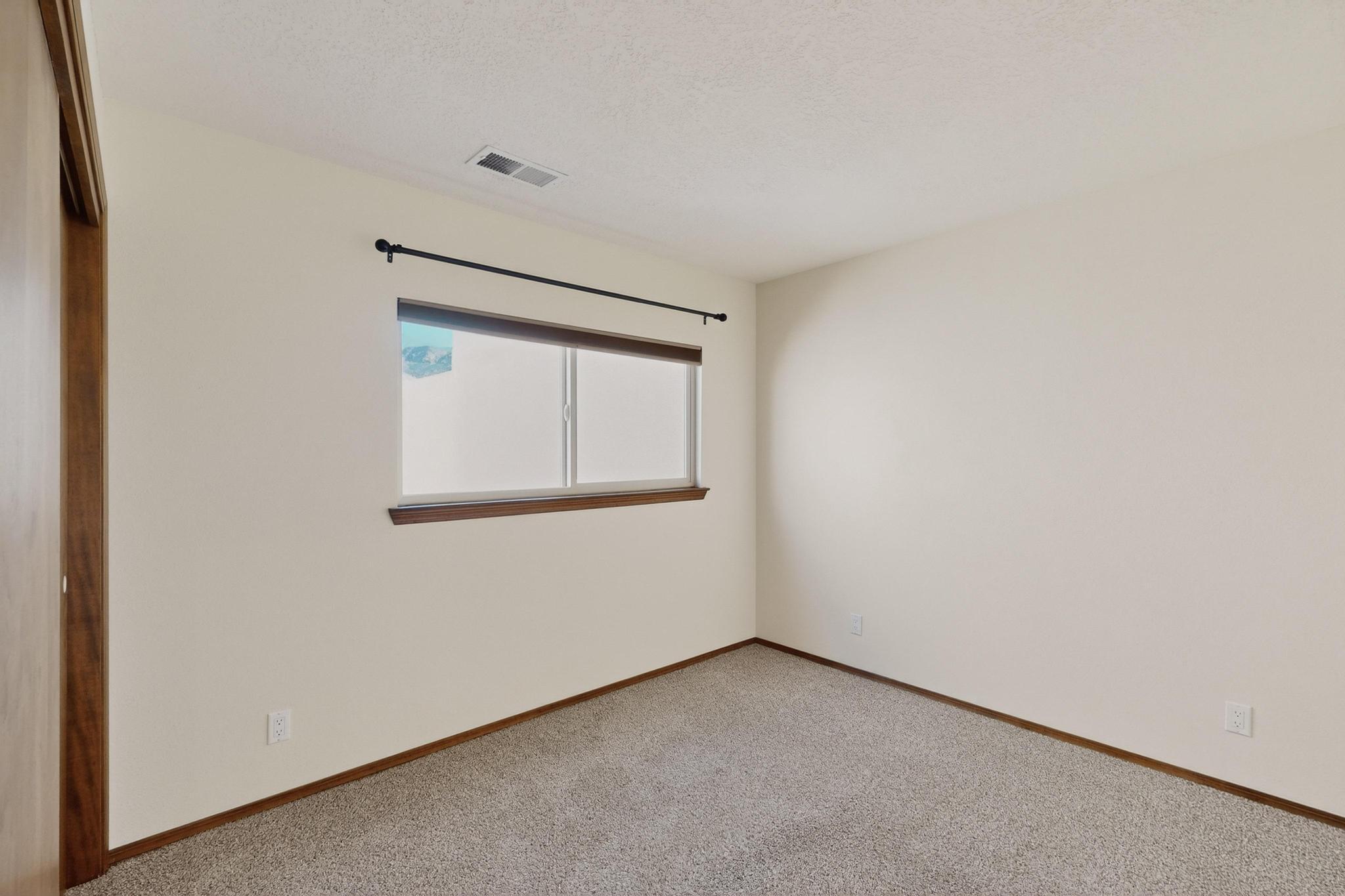 1543 Donette Place NE