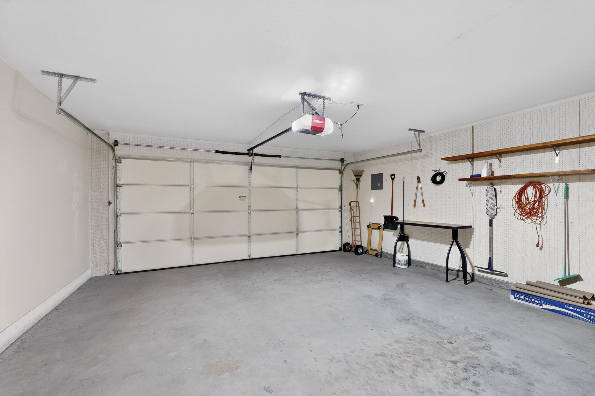 1543 Donette Place NE