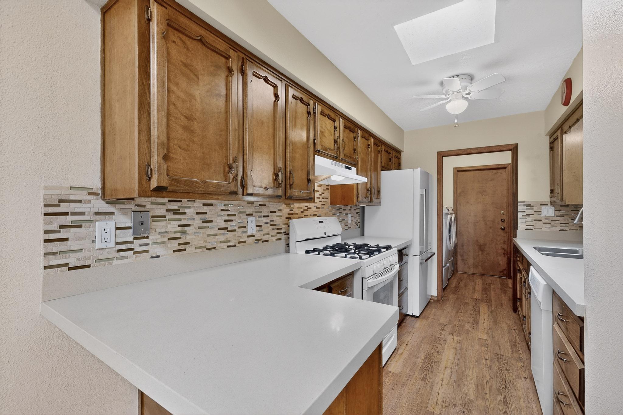 1543 Donette Place NE