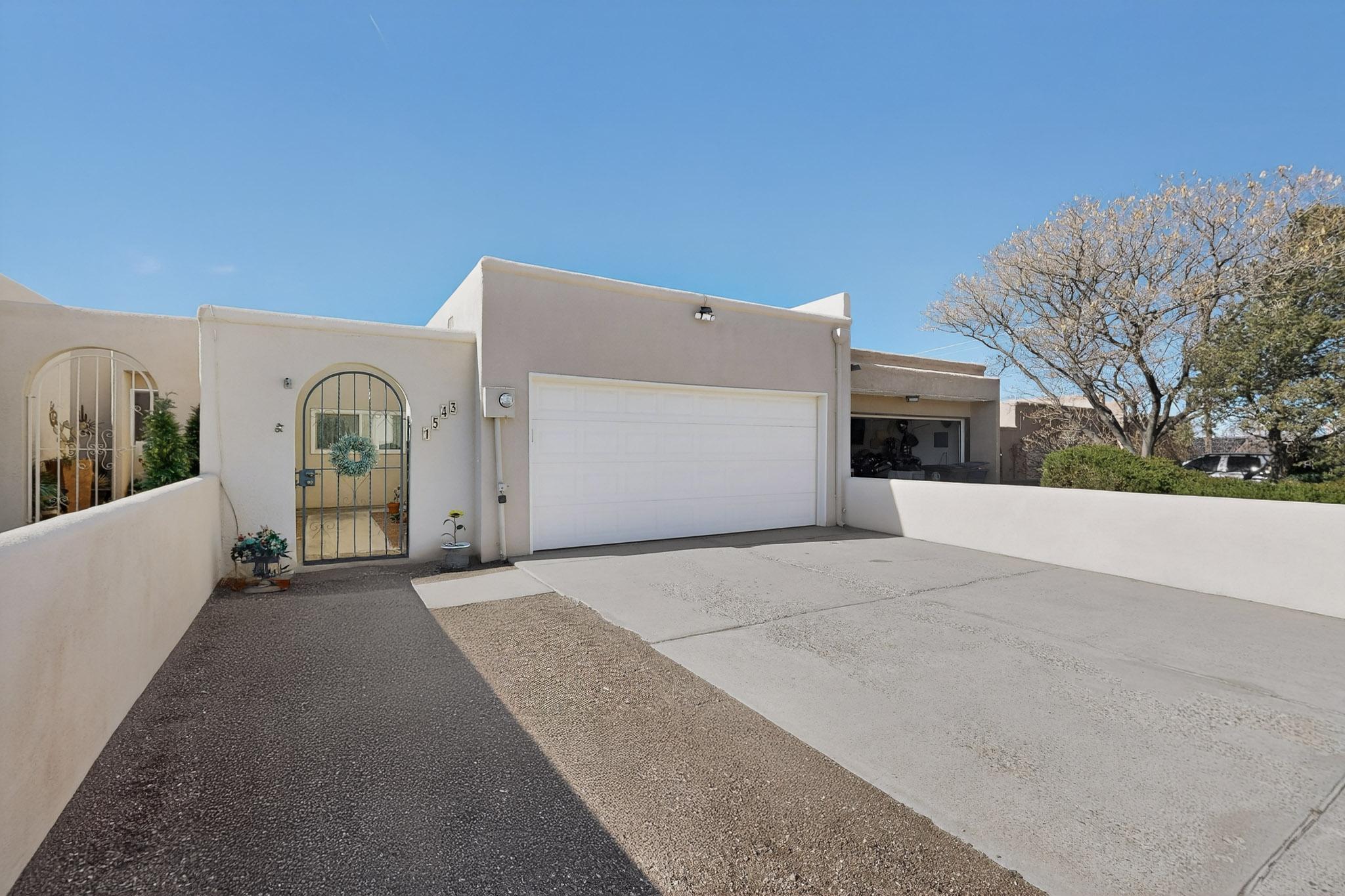1543 Donette Place NE