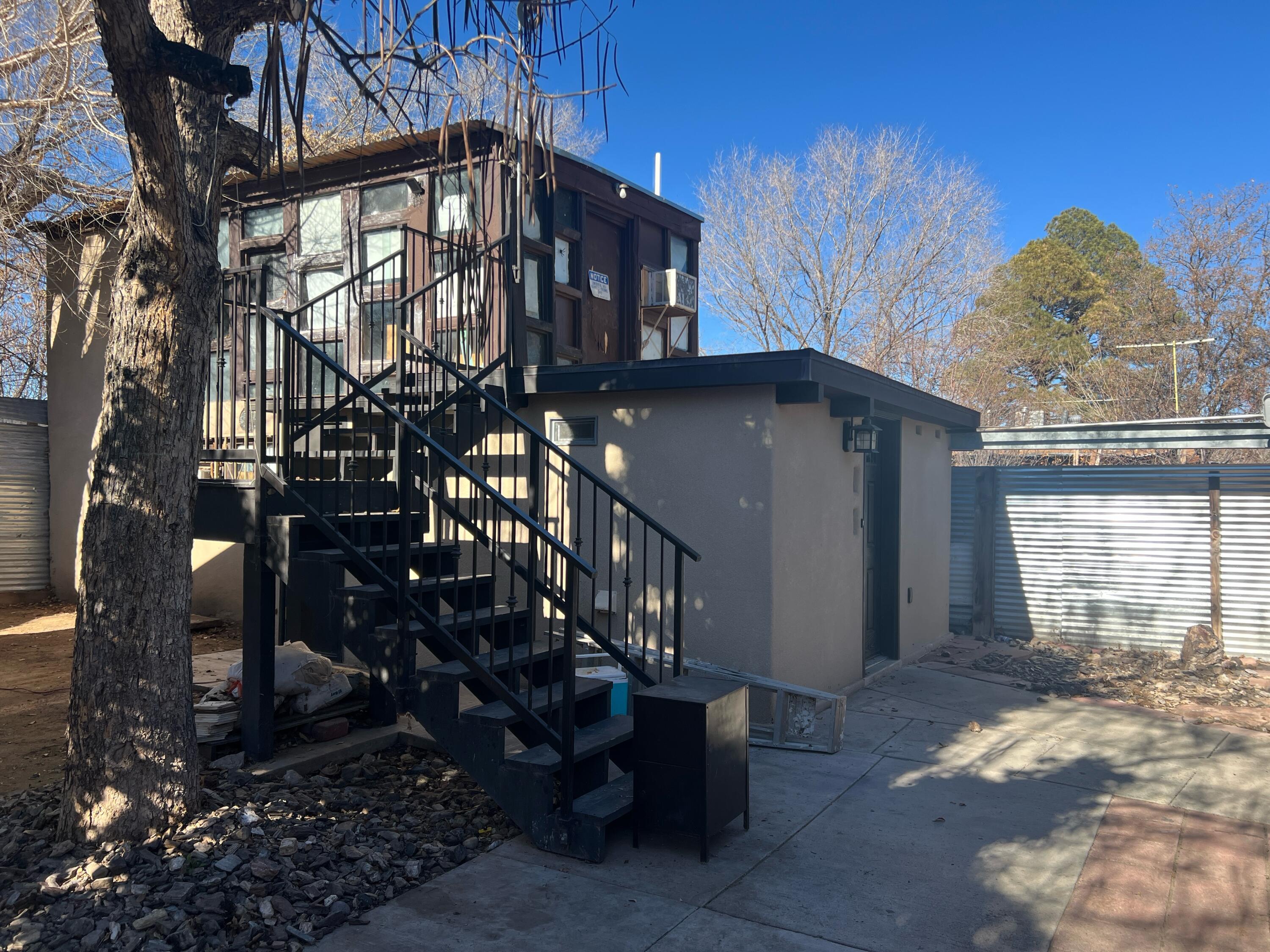 1022 Cerro Vista Road SW