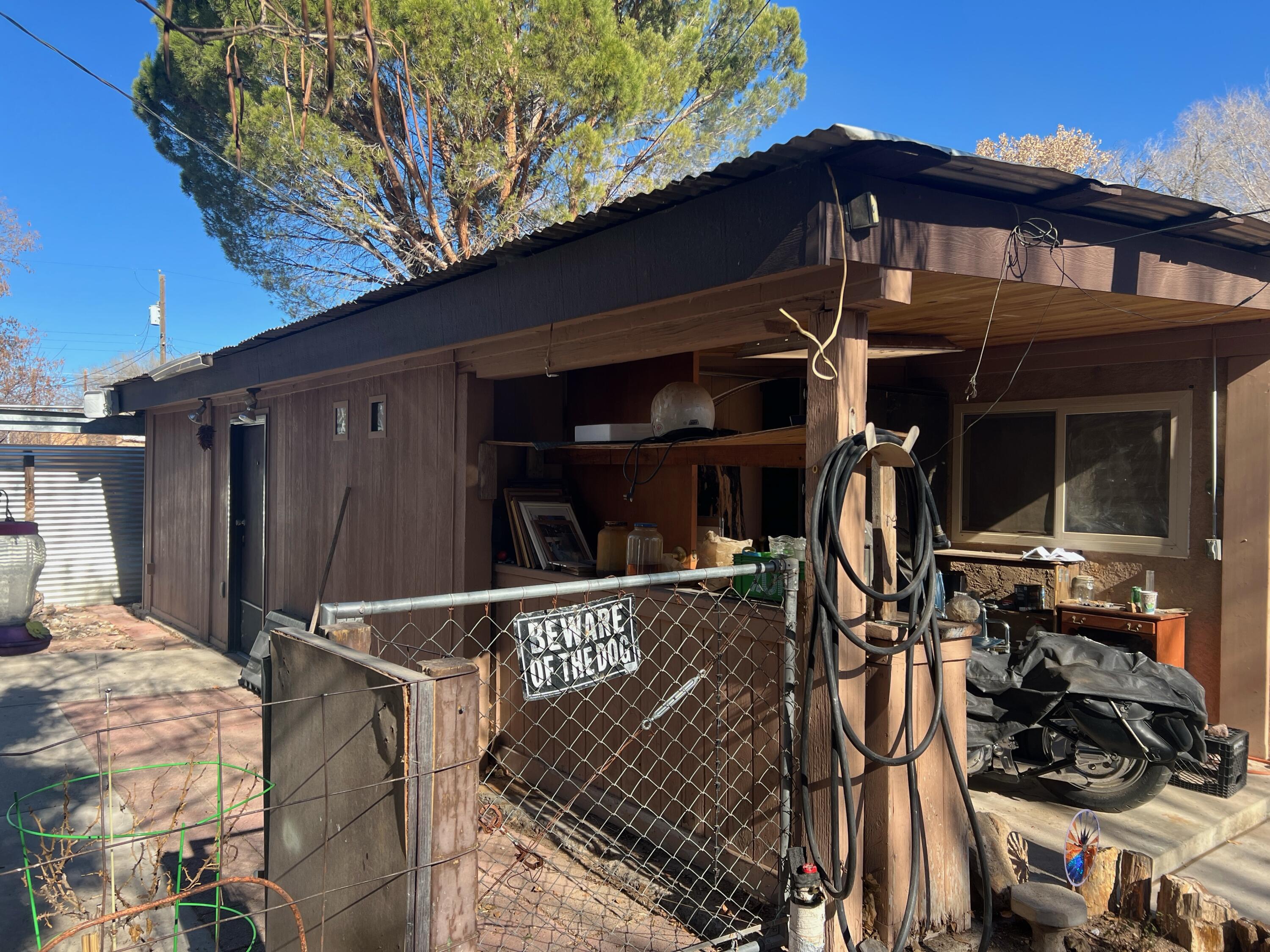 1022 Cerro Vista Road SW