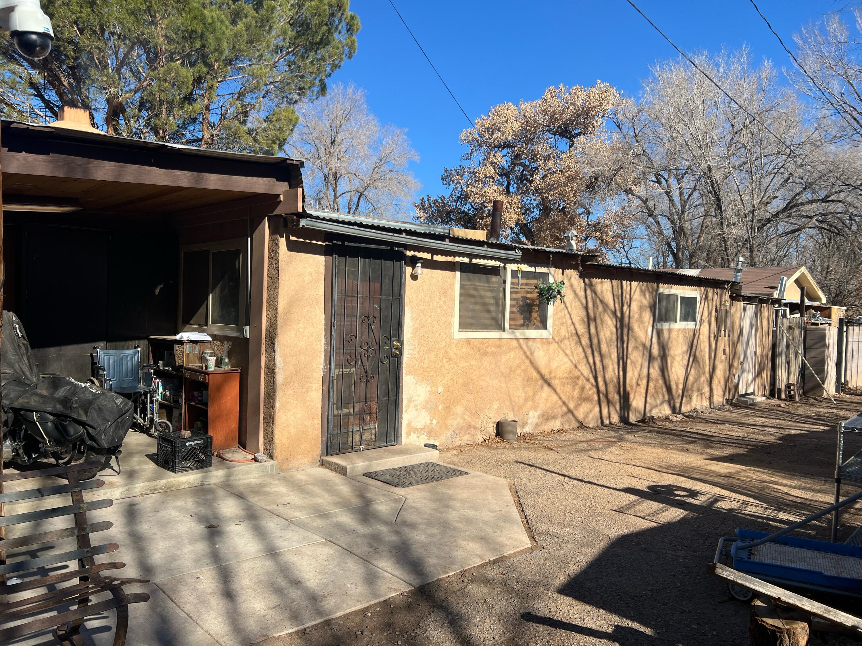 1022 Cerro Vista Road SW